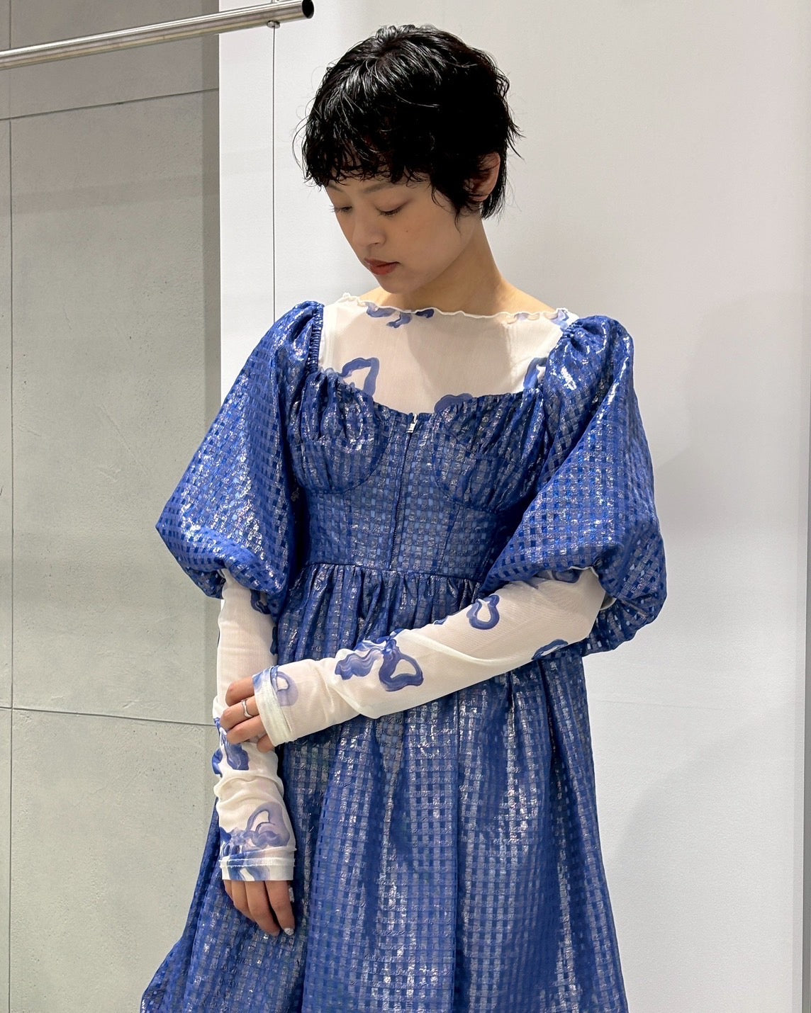 Blue ribbon see-through tops(Round neck)