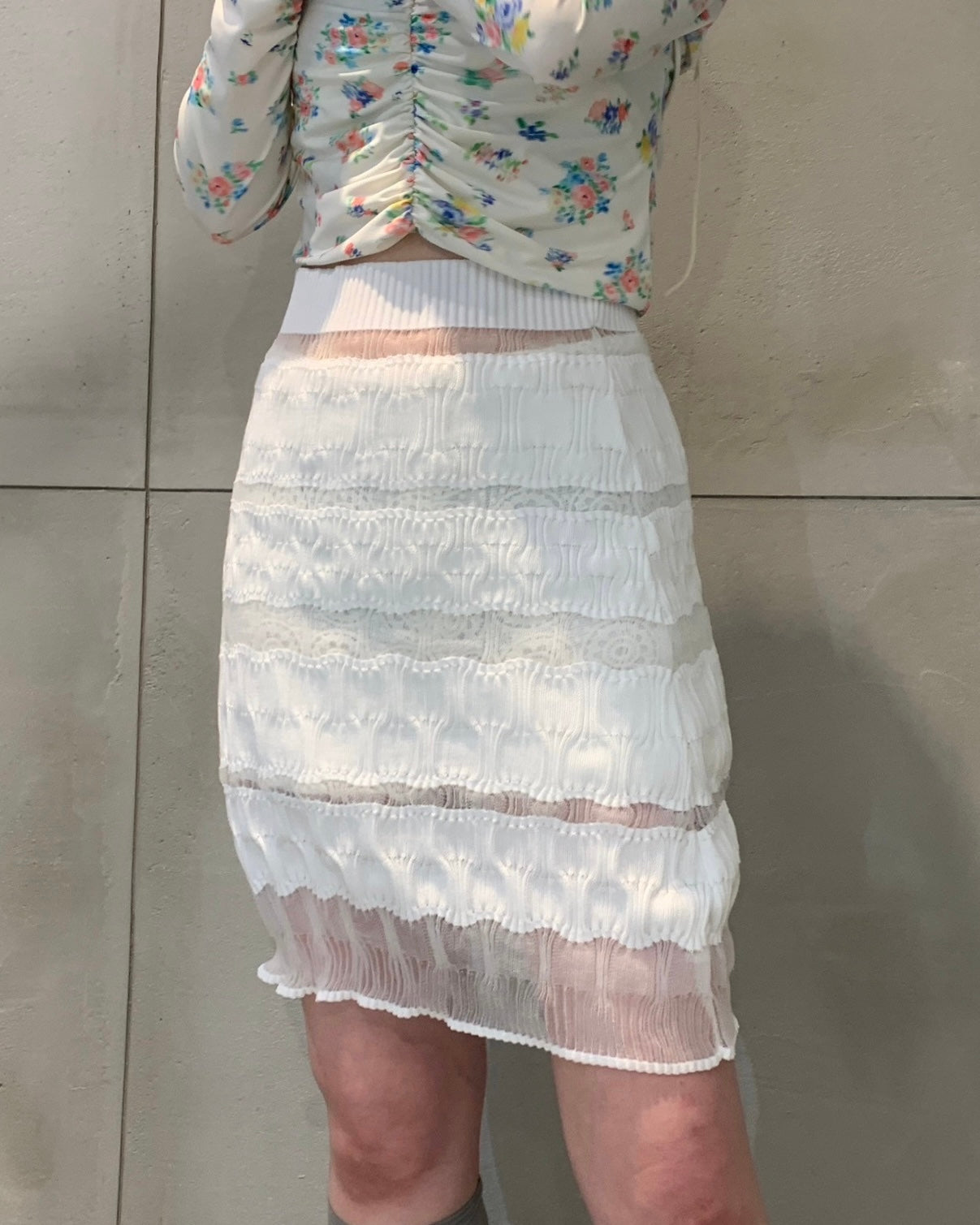 <b>Nadia Wire</b><br>Mini Bubble Skirt / White