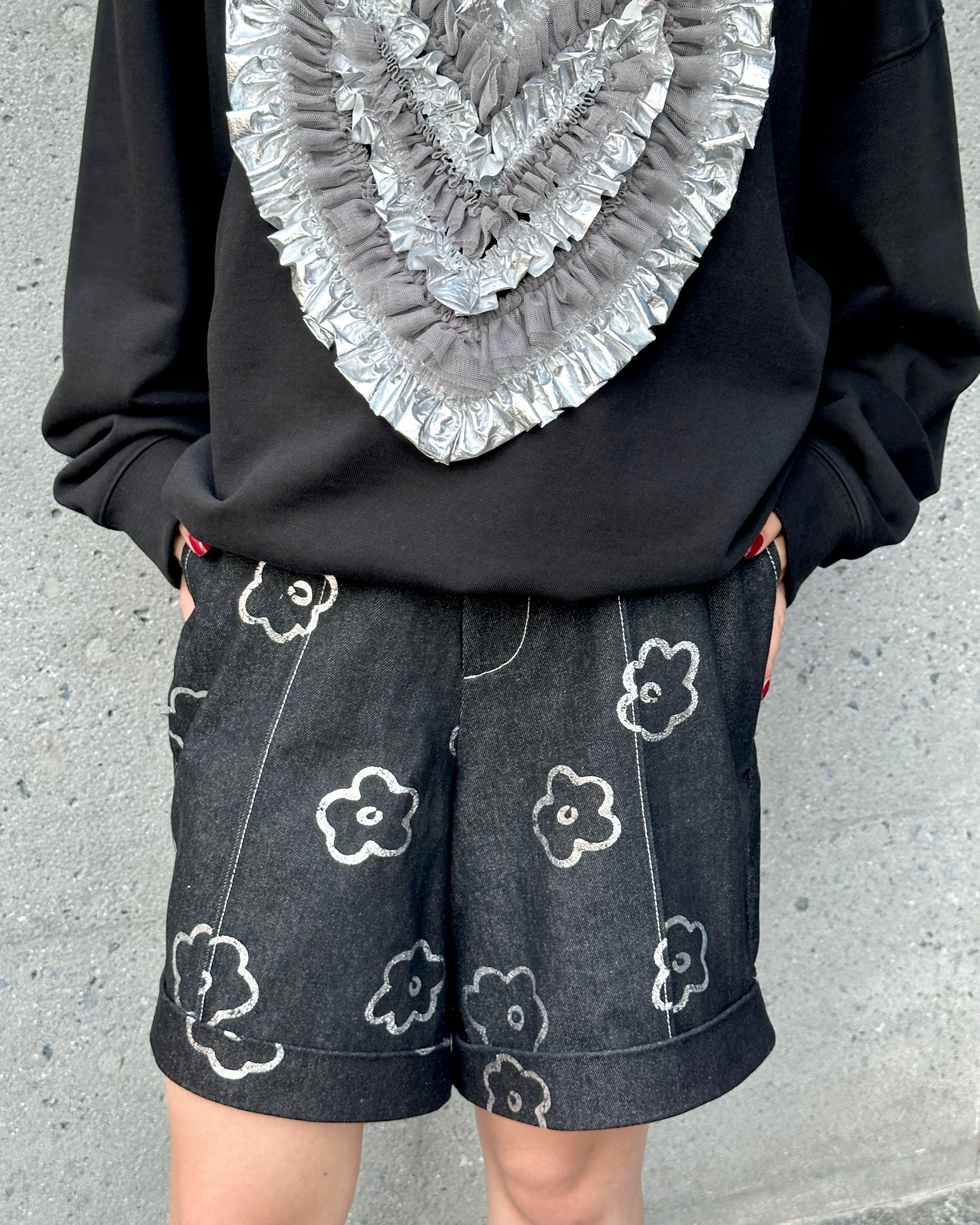 Silver flower half denim pants