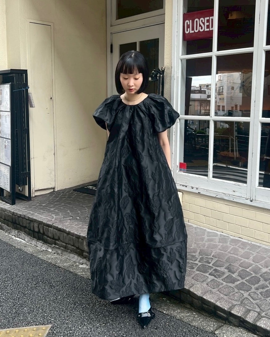 Balloon sleeve cocoon dress (black)