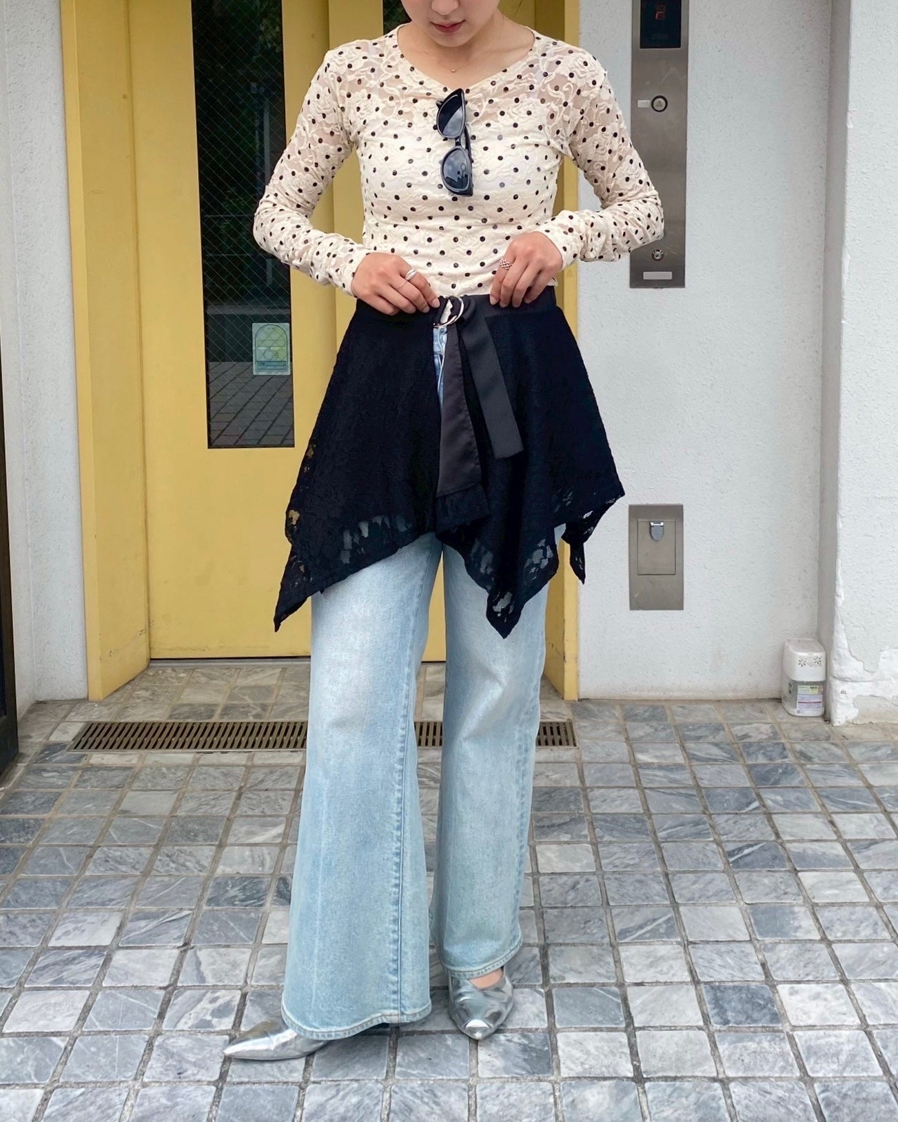 Dot lace see-through top (round neck)