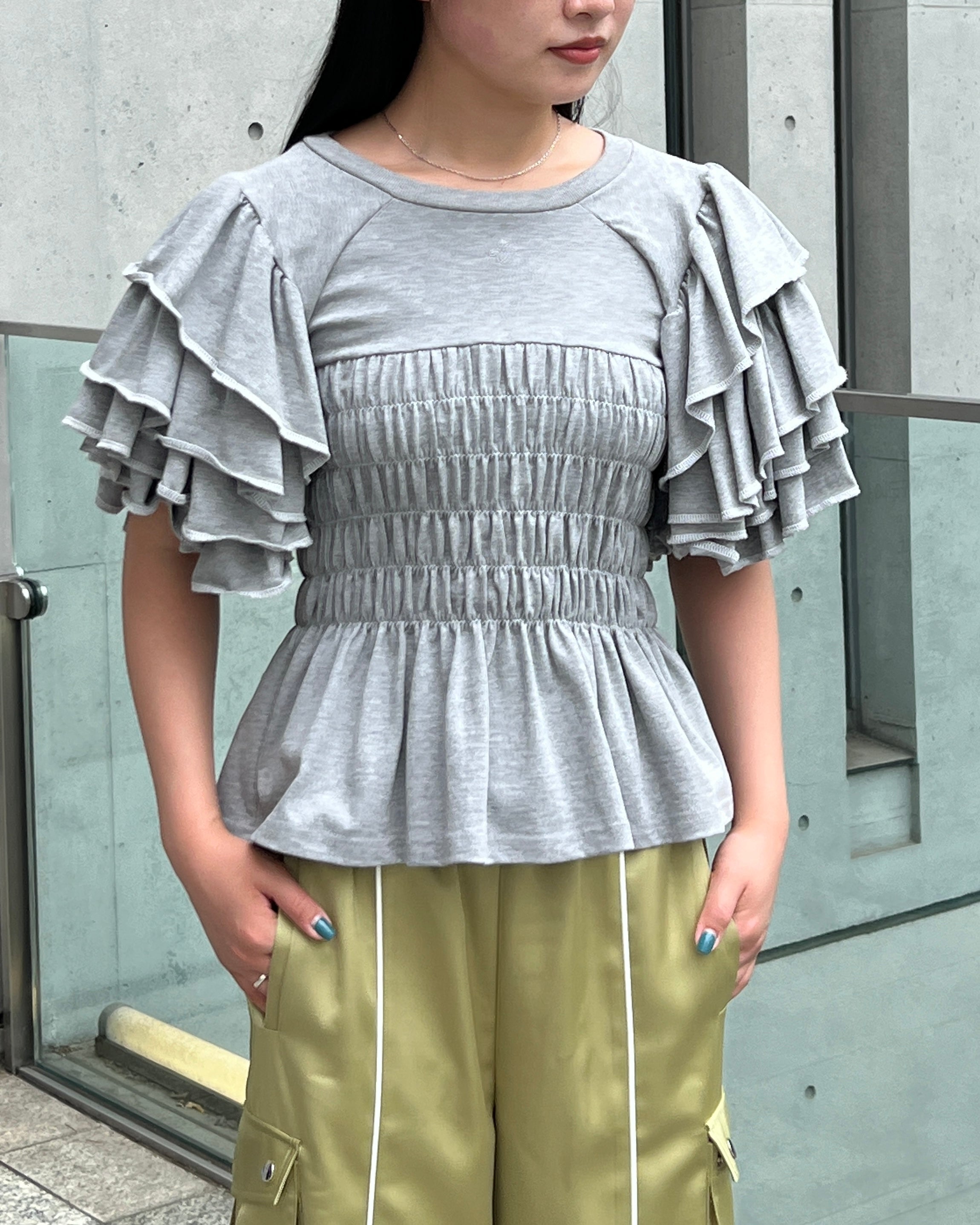 Tiered frill sleeve shirring t-shirt
