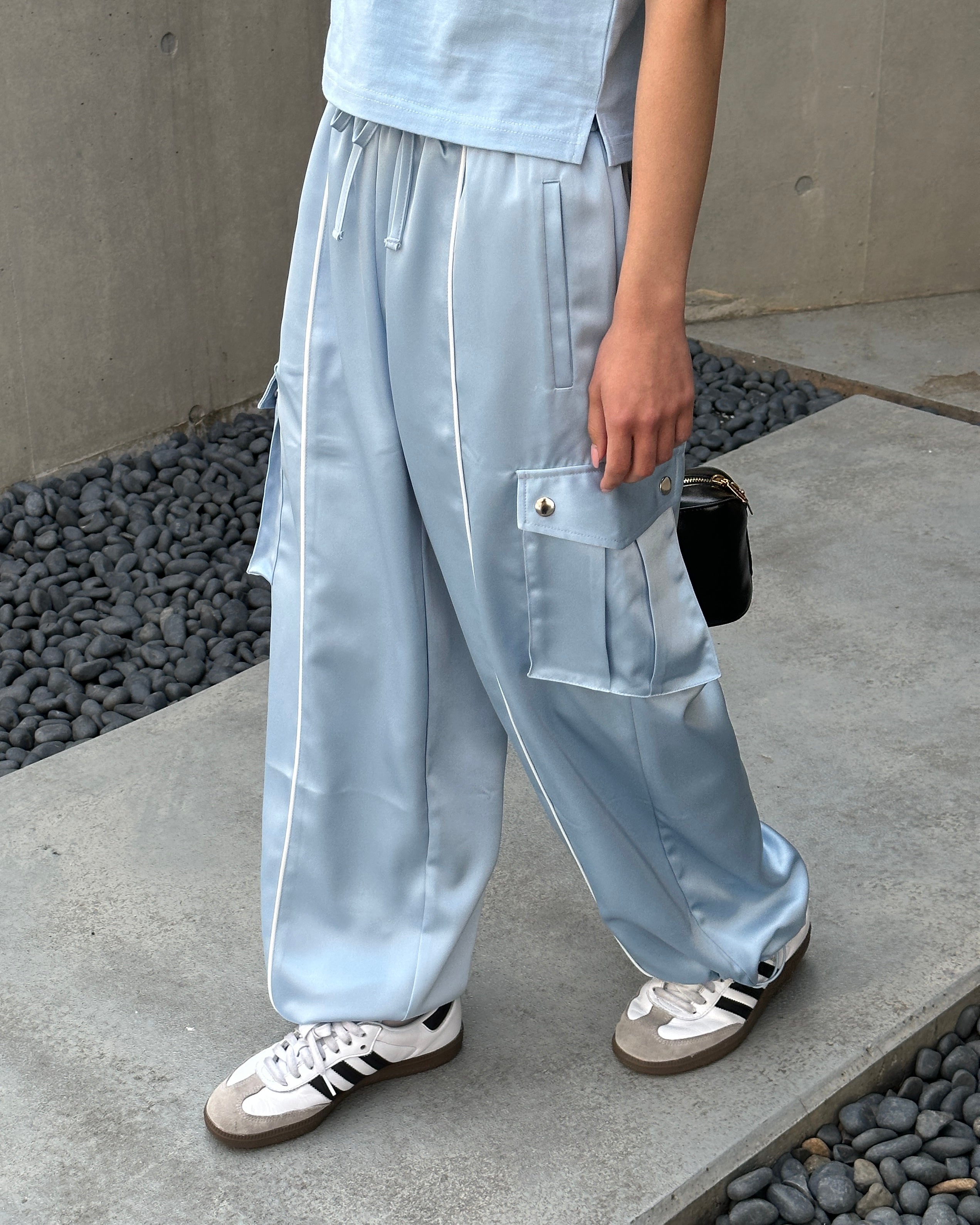 Satin cargo pants (sky blue)