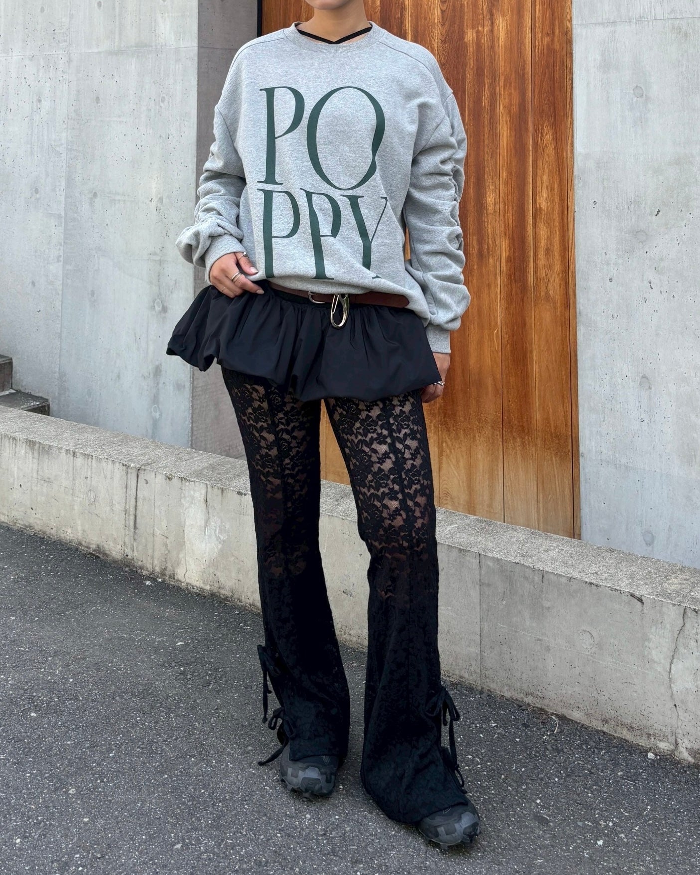 Gather sleeve sweatshirt