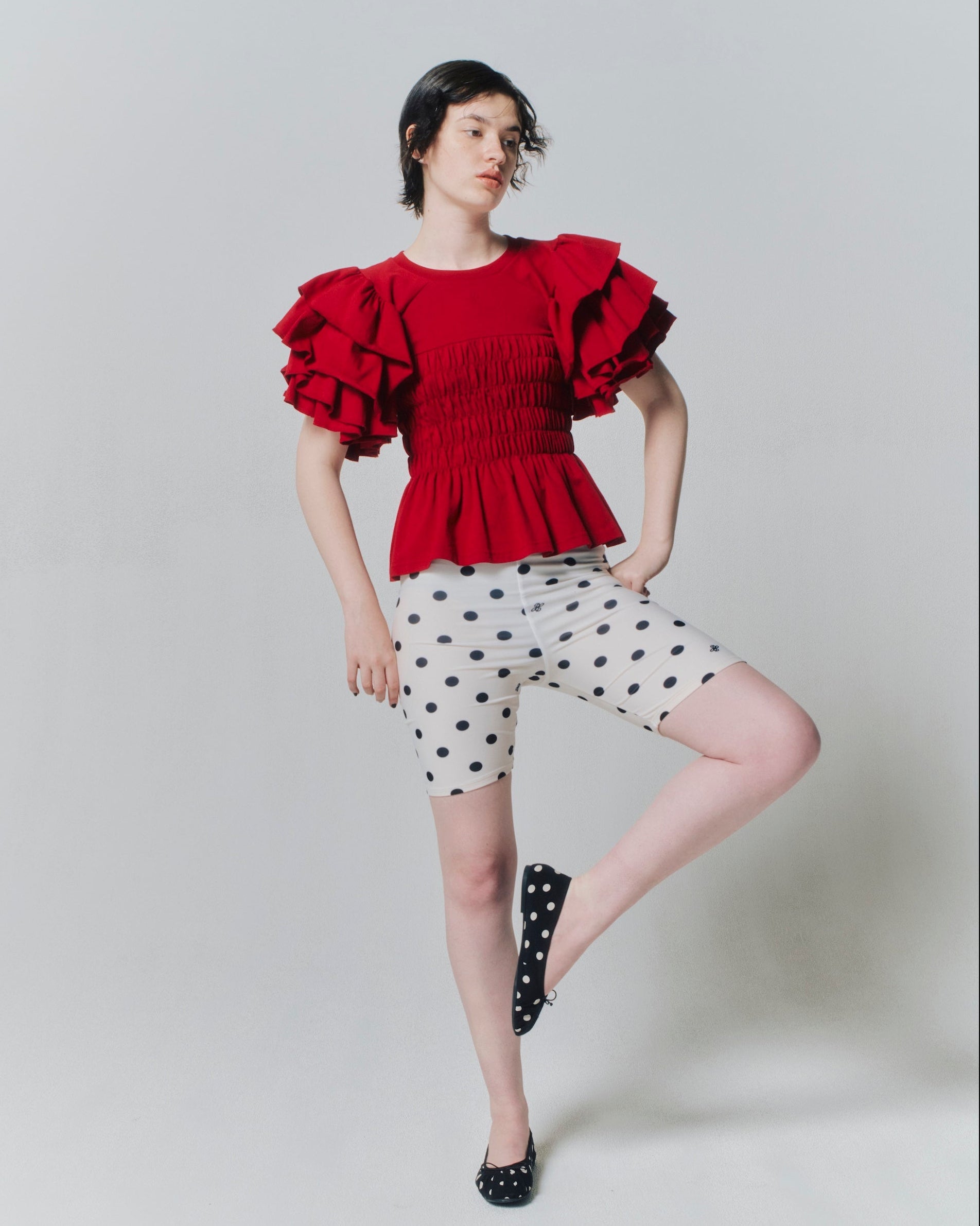 TIERED FRILL SLEEVE SHIRRING T-SHIRT