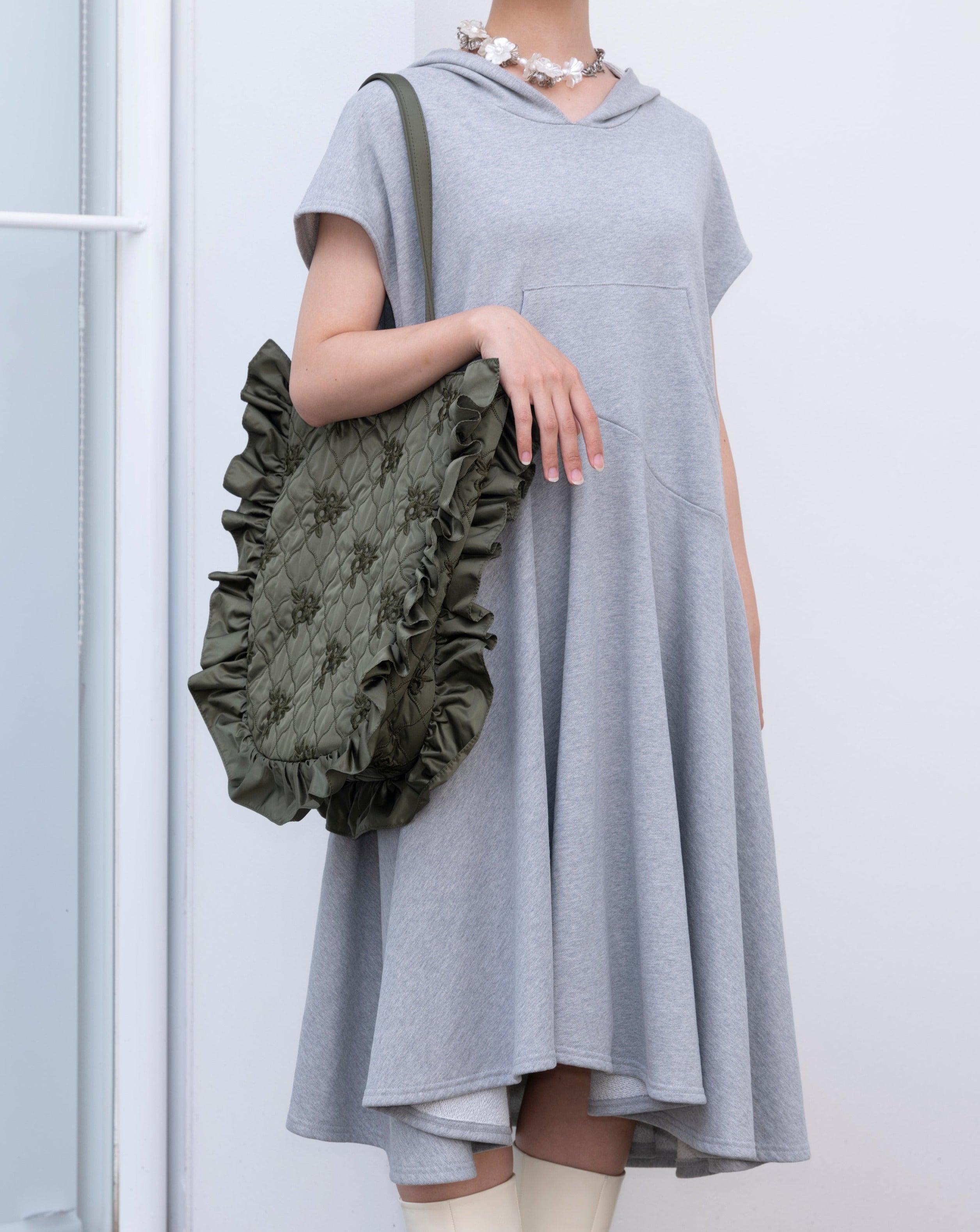 flower wave quilting tote (khaki)