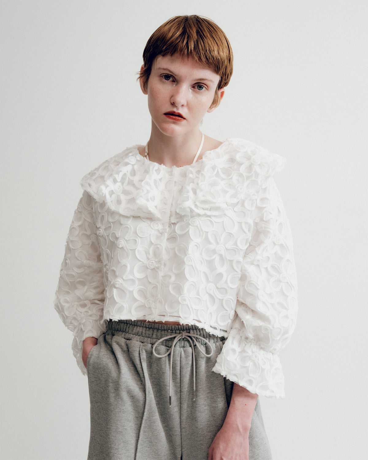Ruffle collar flower tulle blouse