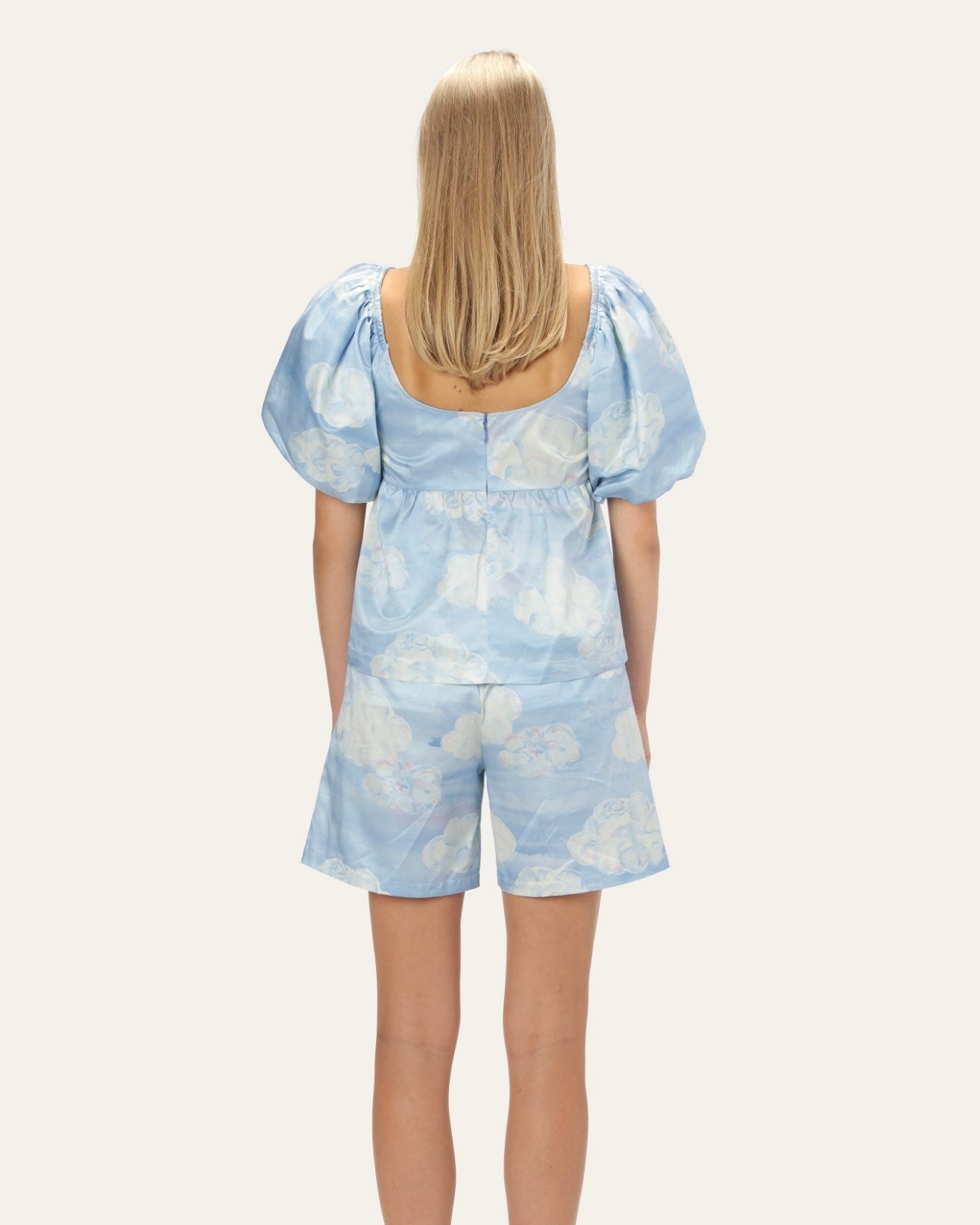 <b>HELMSTED</b><br>Magnolia Top