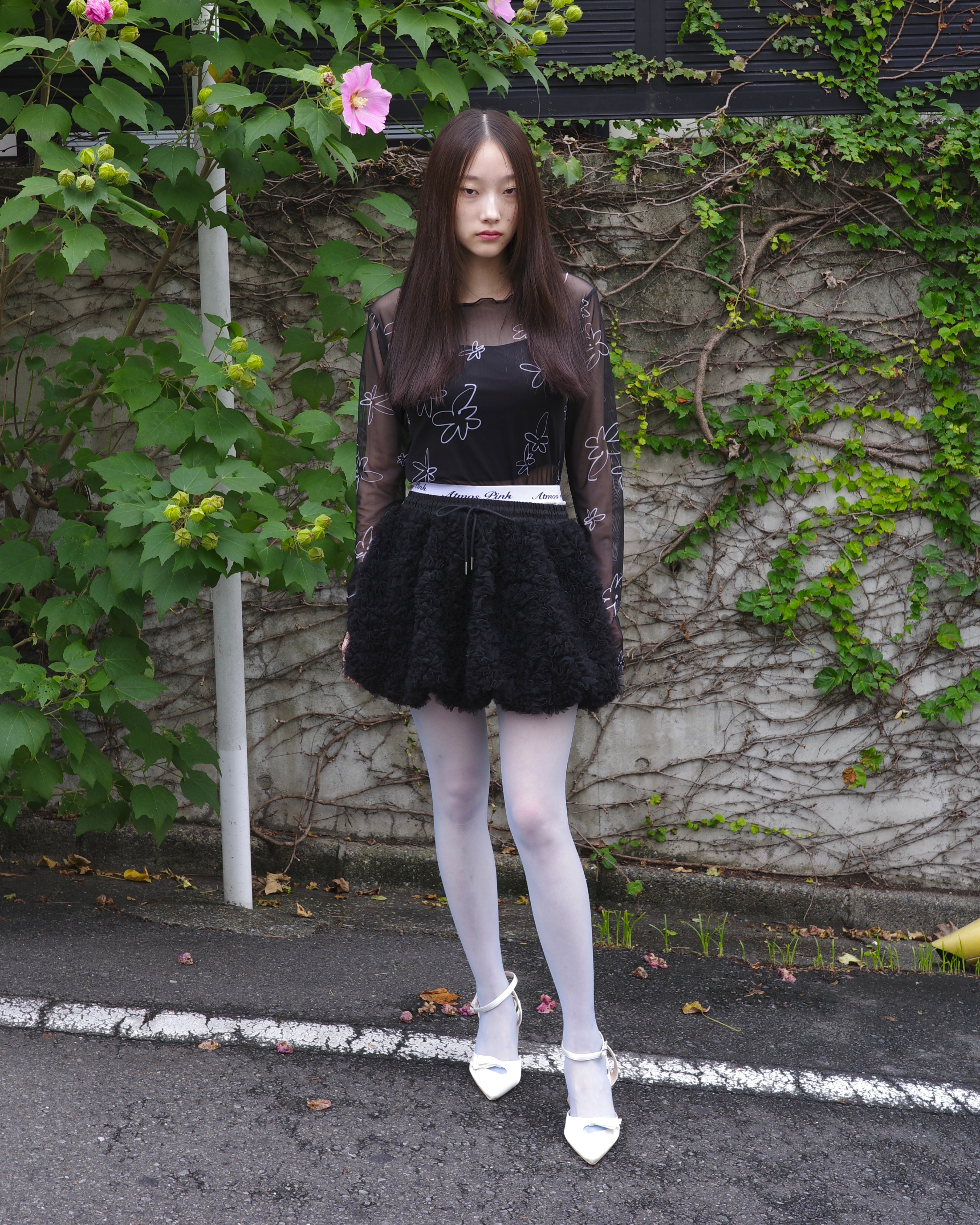 Rough paint black flower see-through tops (Round neck)