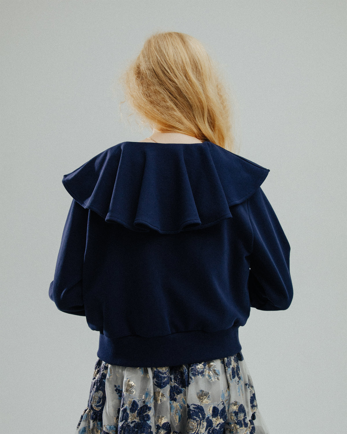 Ruffle collar sweat zip