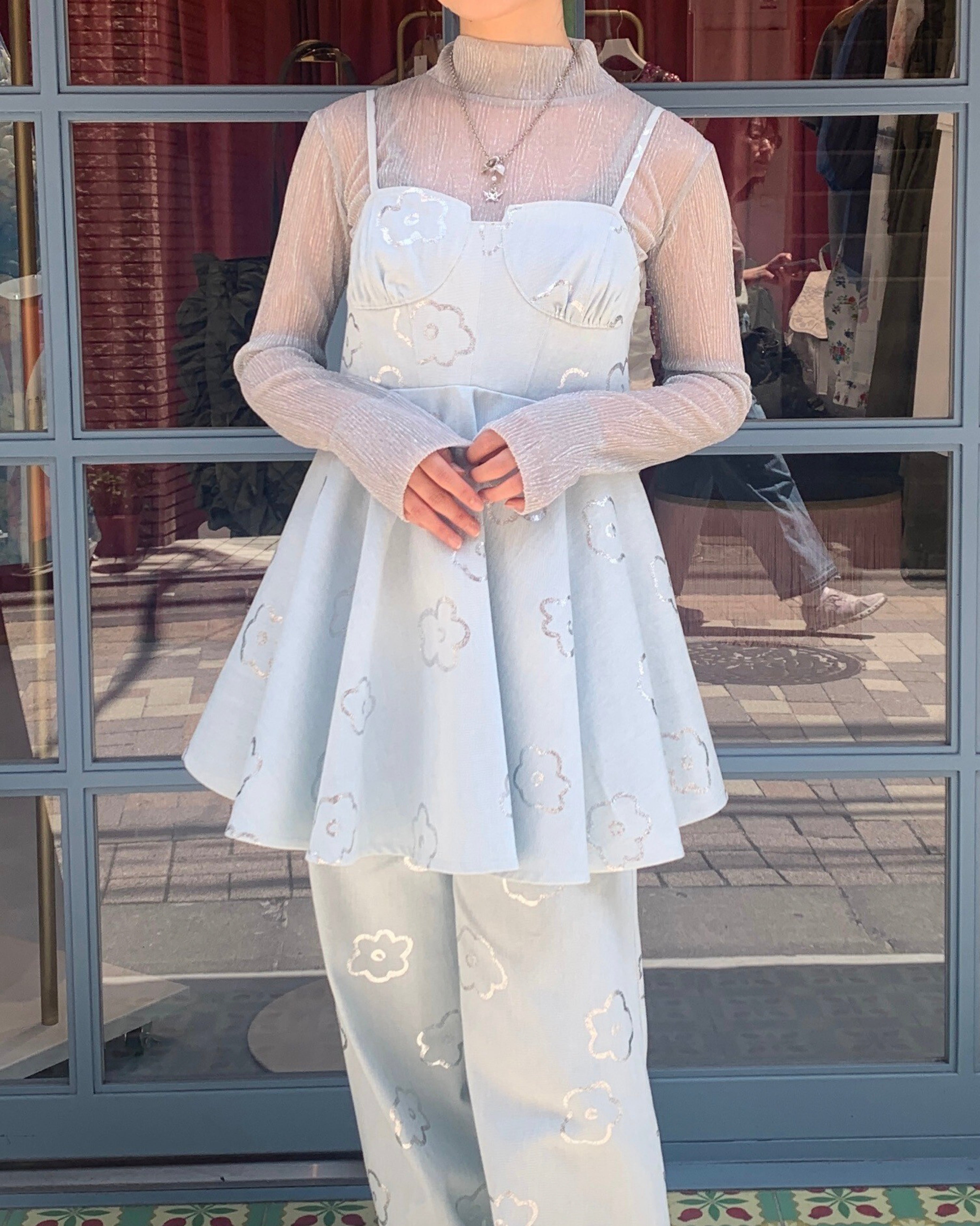 SILVER FLOWER DENIM TUNIC(LIGHT BLUE)