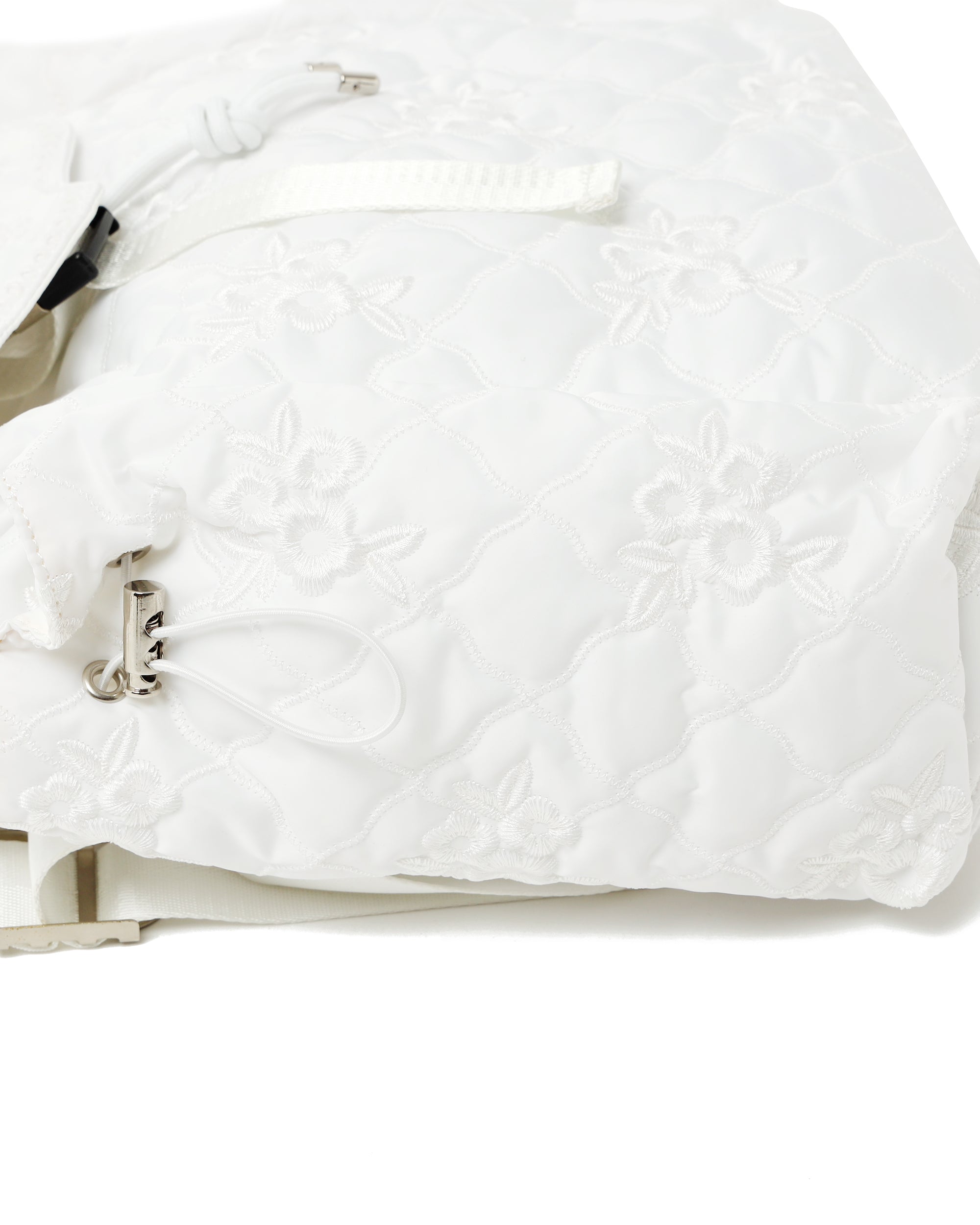 pointe backpack (white)