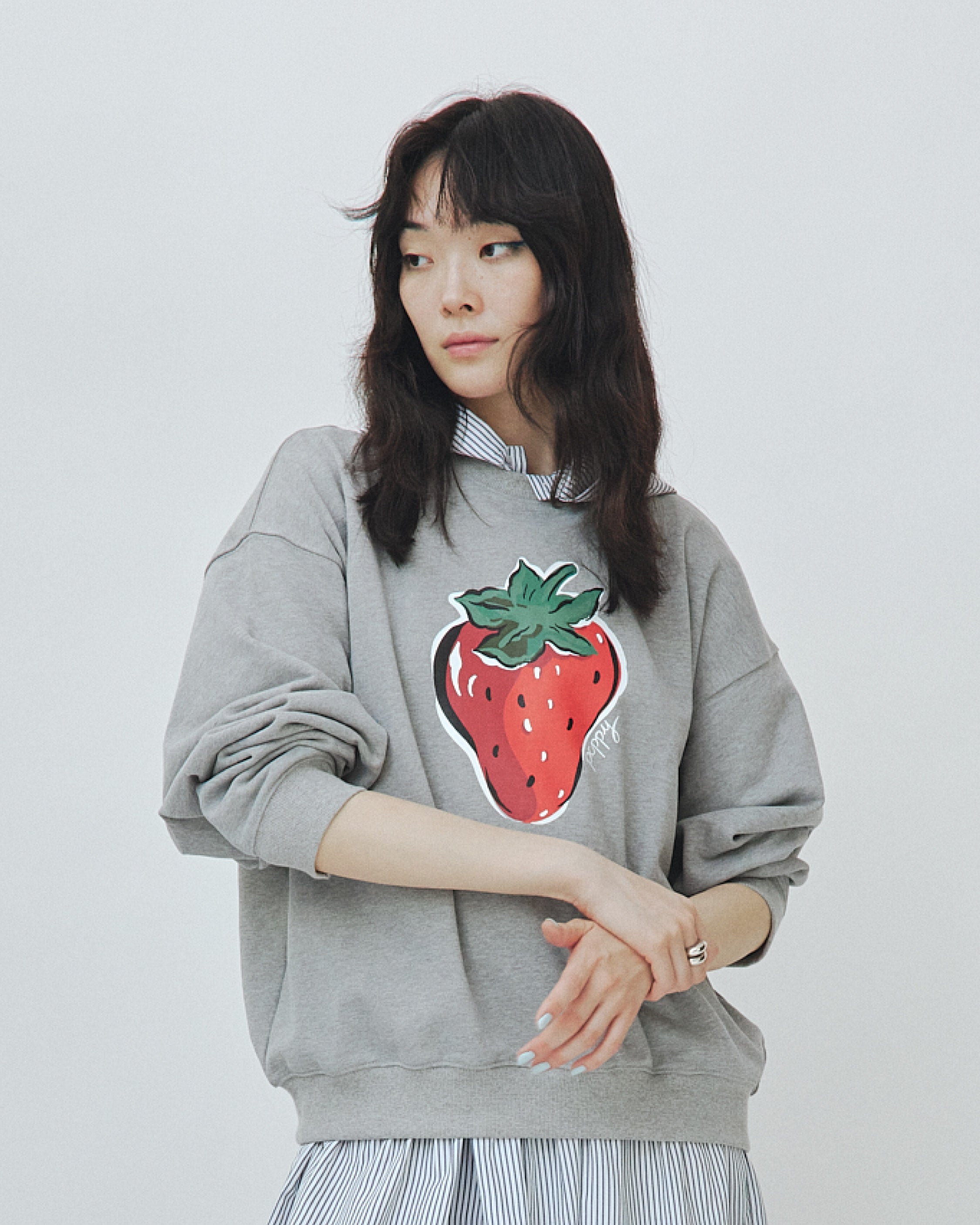 Strawberry printed sweatshirt (Gray) – POPPY