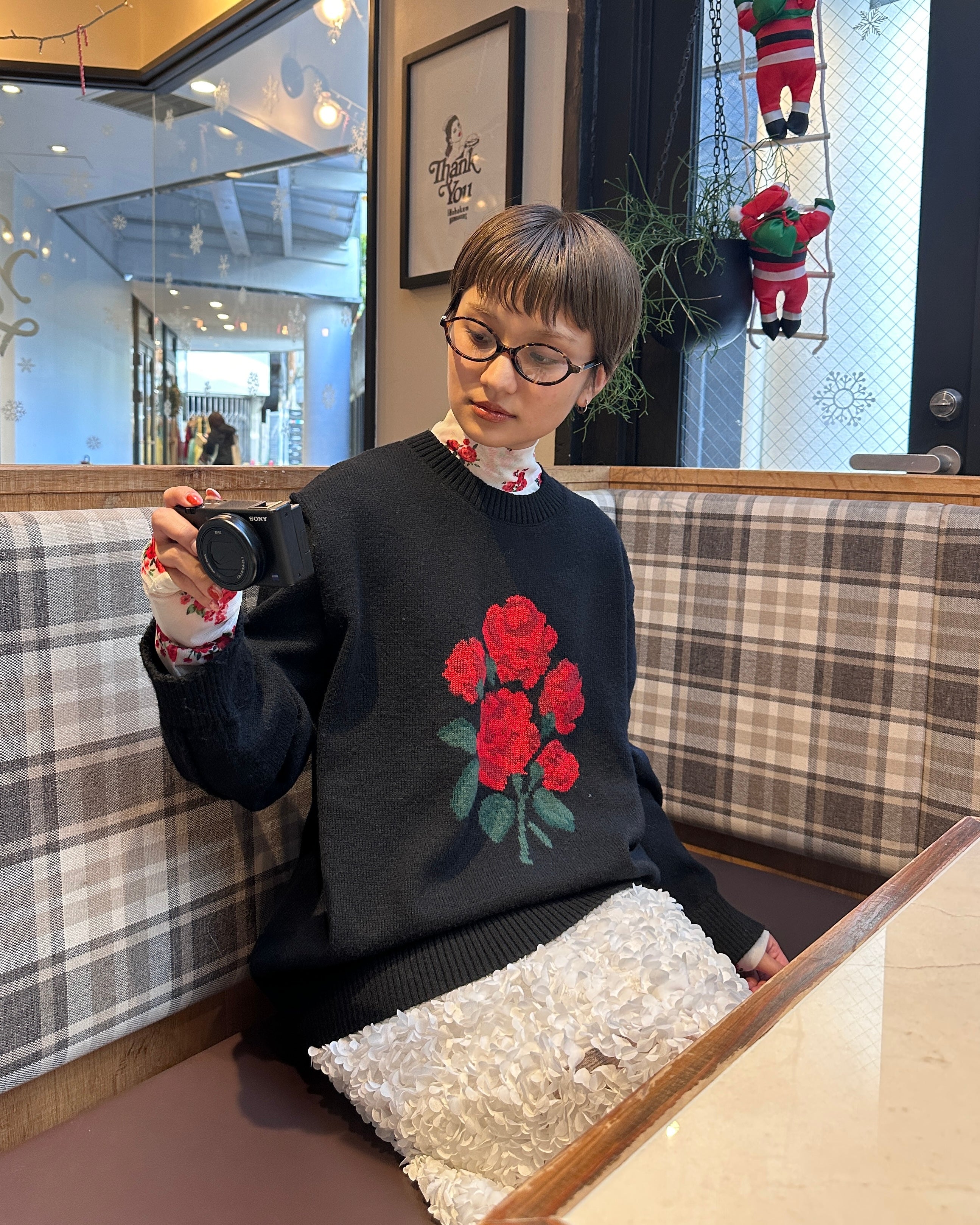 POPPY フラワープリント レッドブーケシースルートップス 赤 ハイネック Red bouquet see-through tops (High / Round neck)