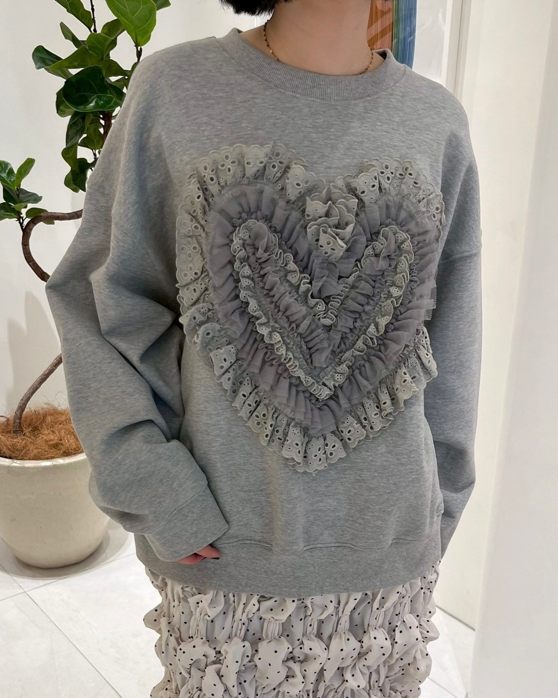 Cotton lace heart sweatshirt (gray)