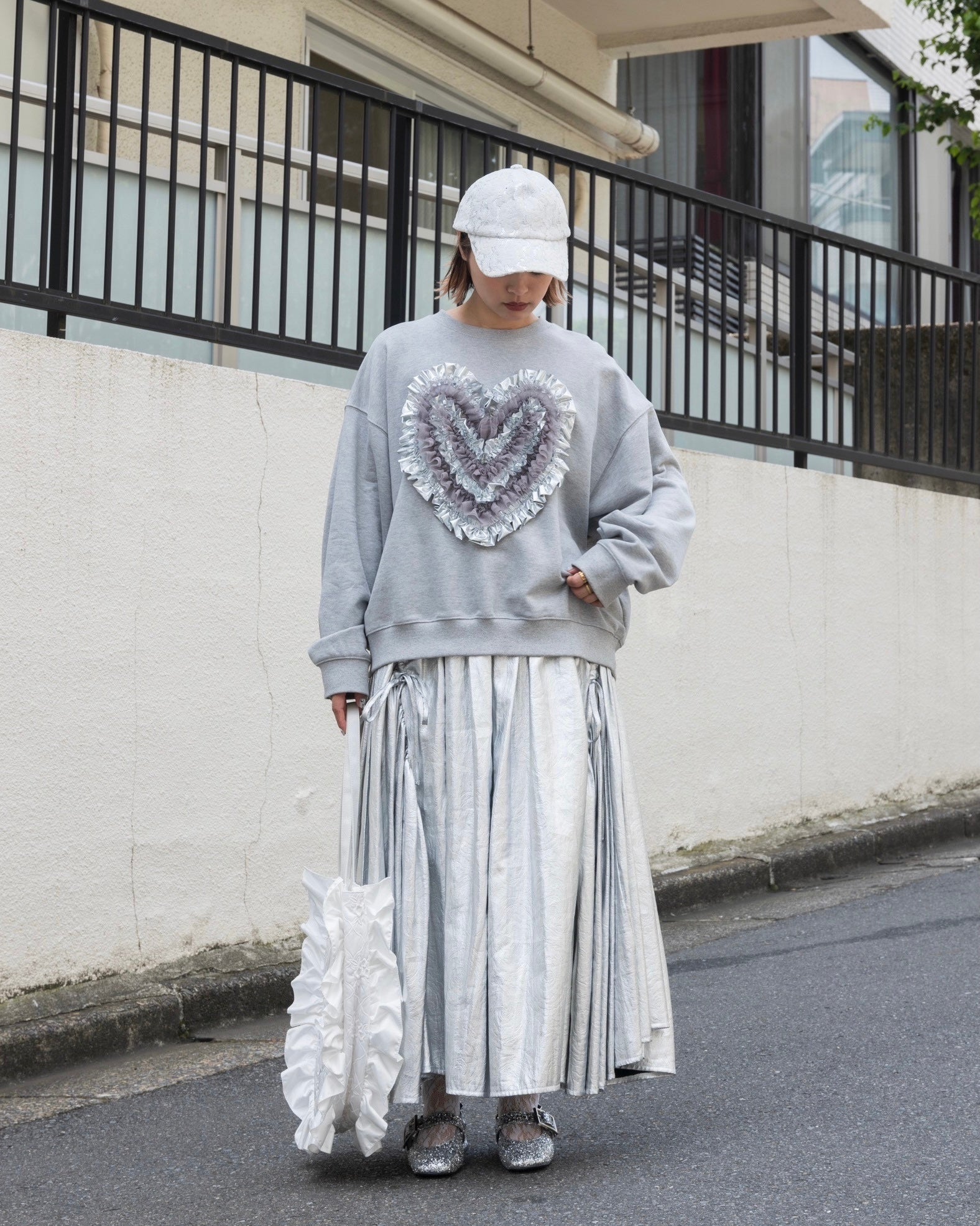 flower wave quilting tote (white)