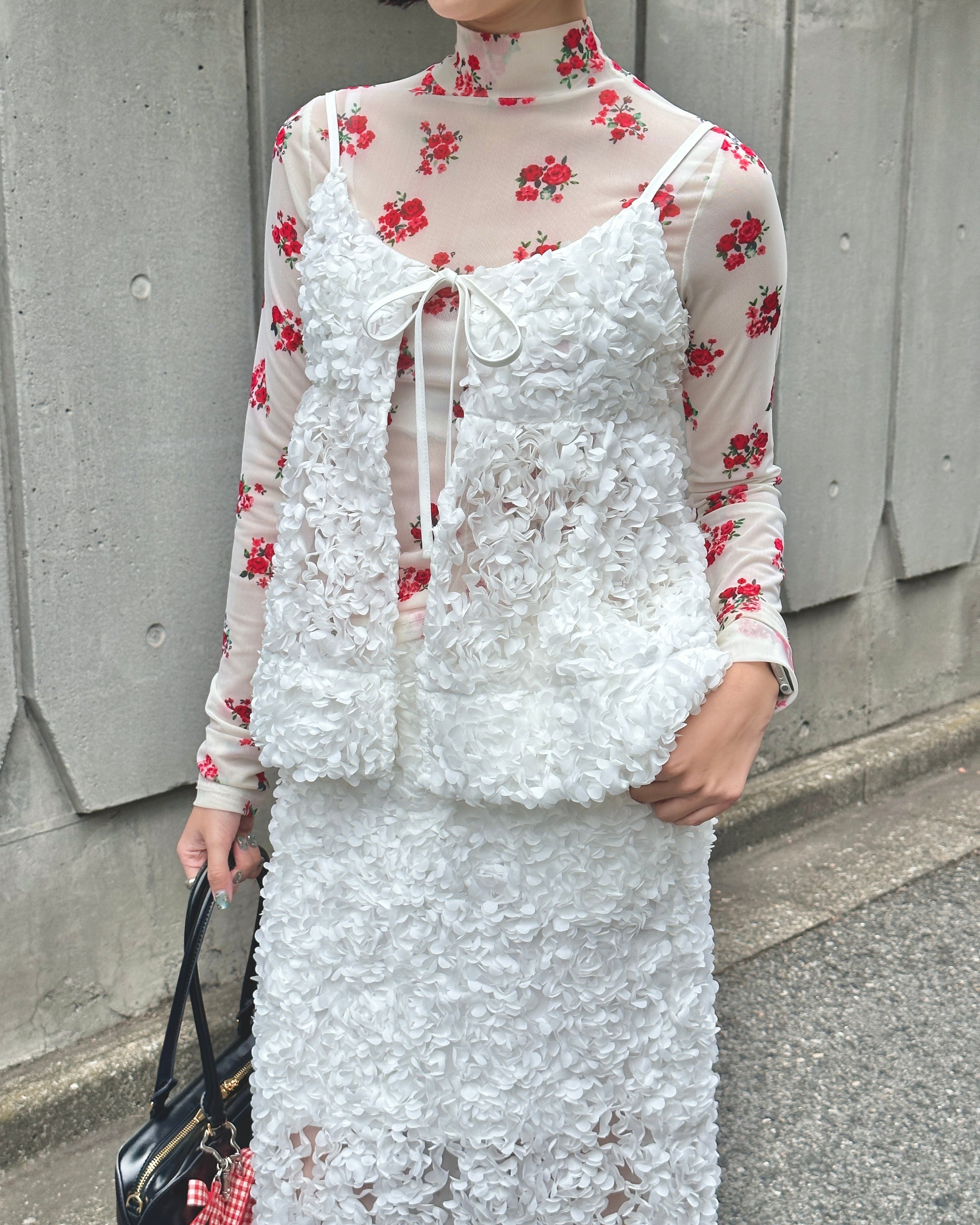 Red bouquet see-through tops (High / Round neck)