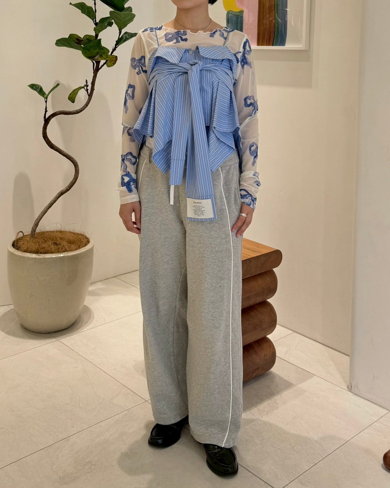 Blue ribbon see-through tops(Round neck)