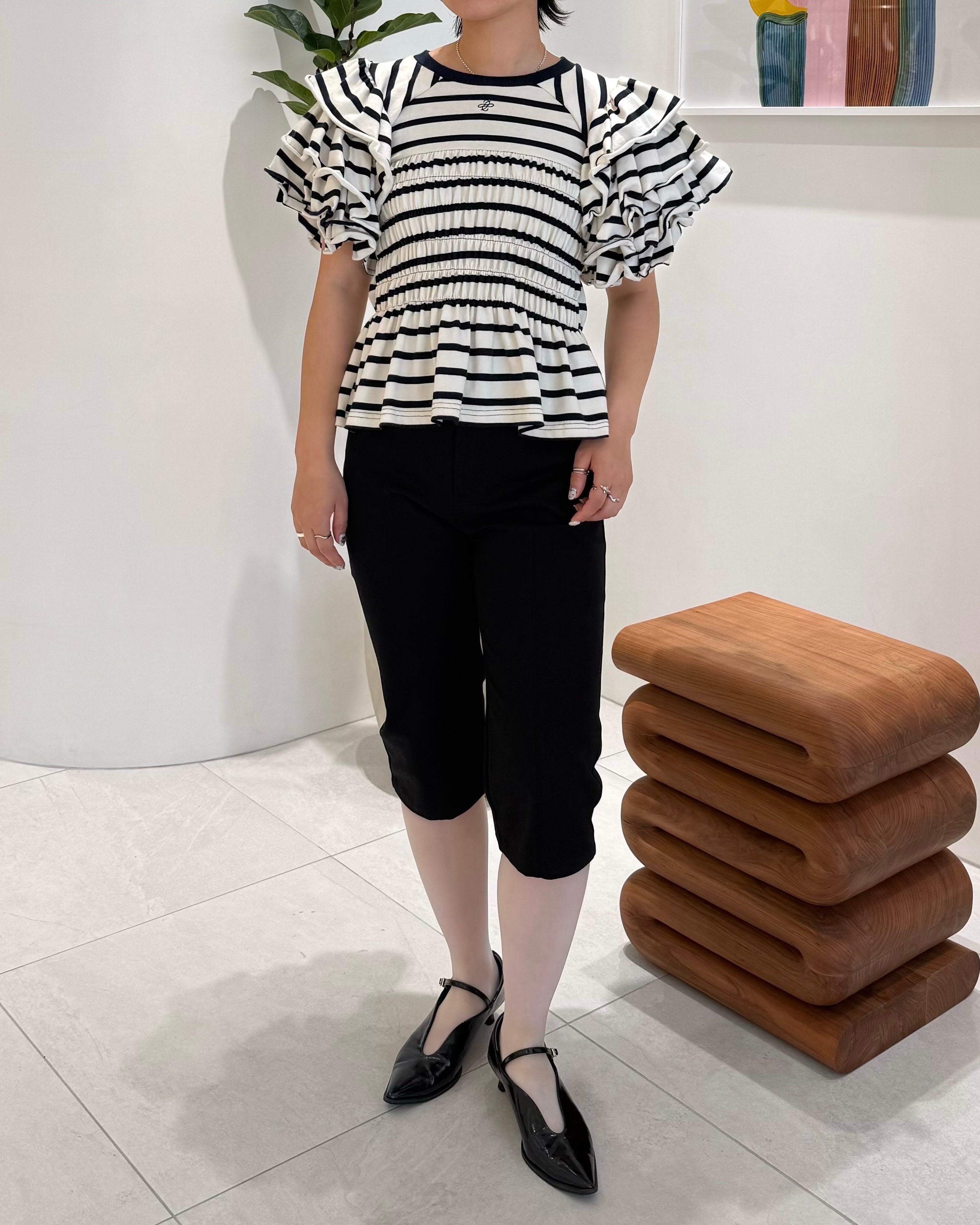 Tiered frill sleeve shirring t-shirt