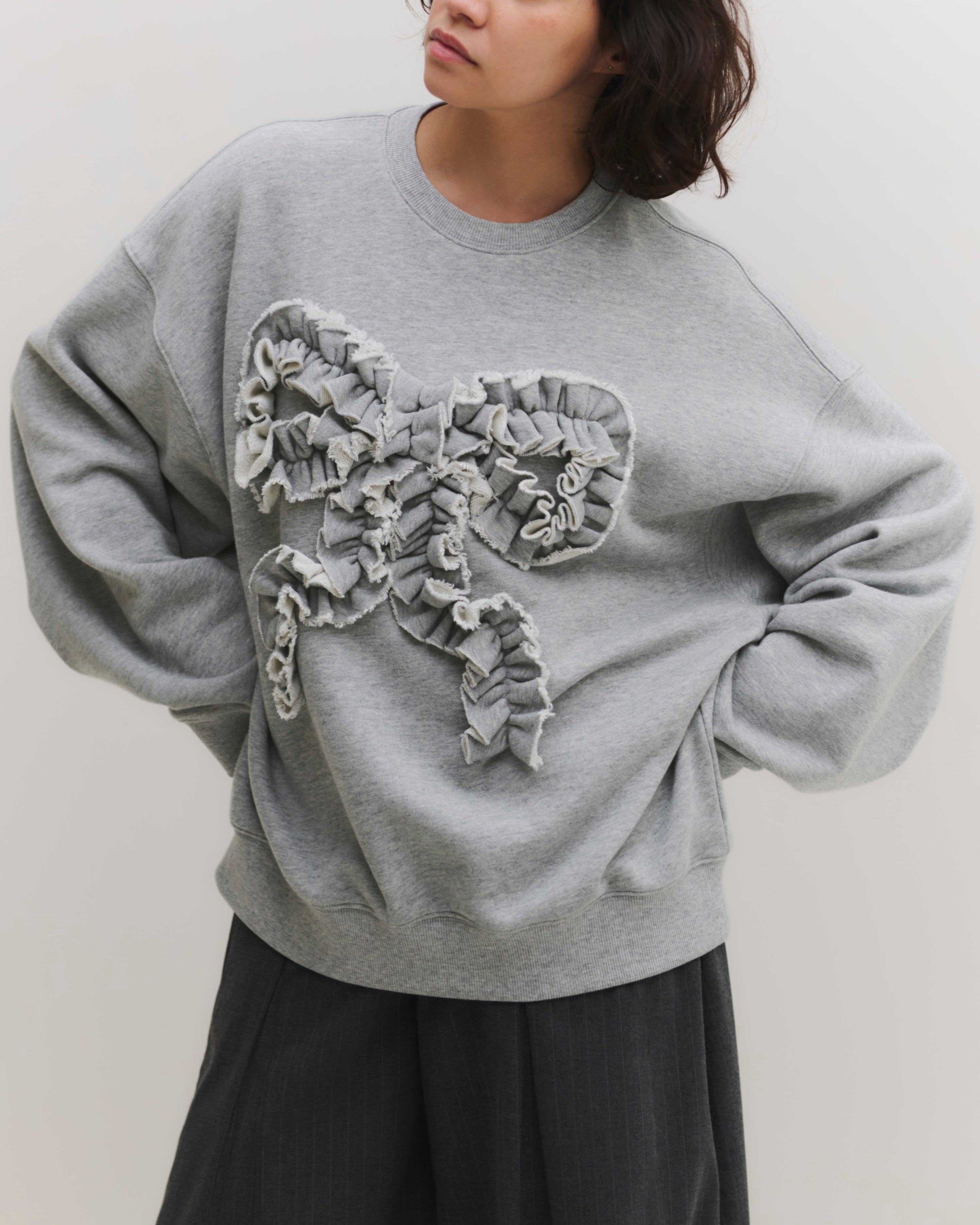 Ribbon gathered sweatshirt