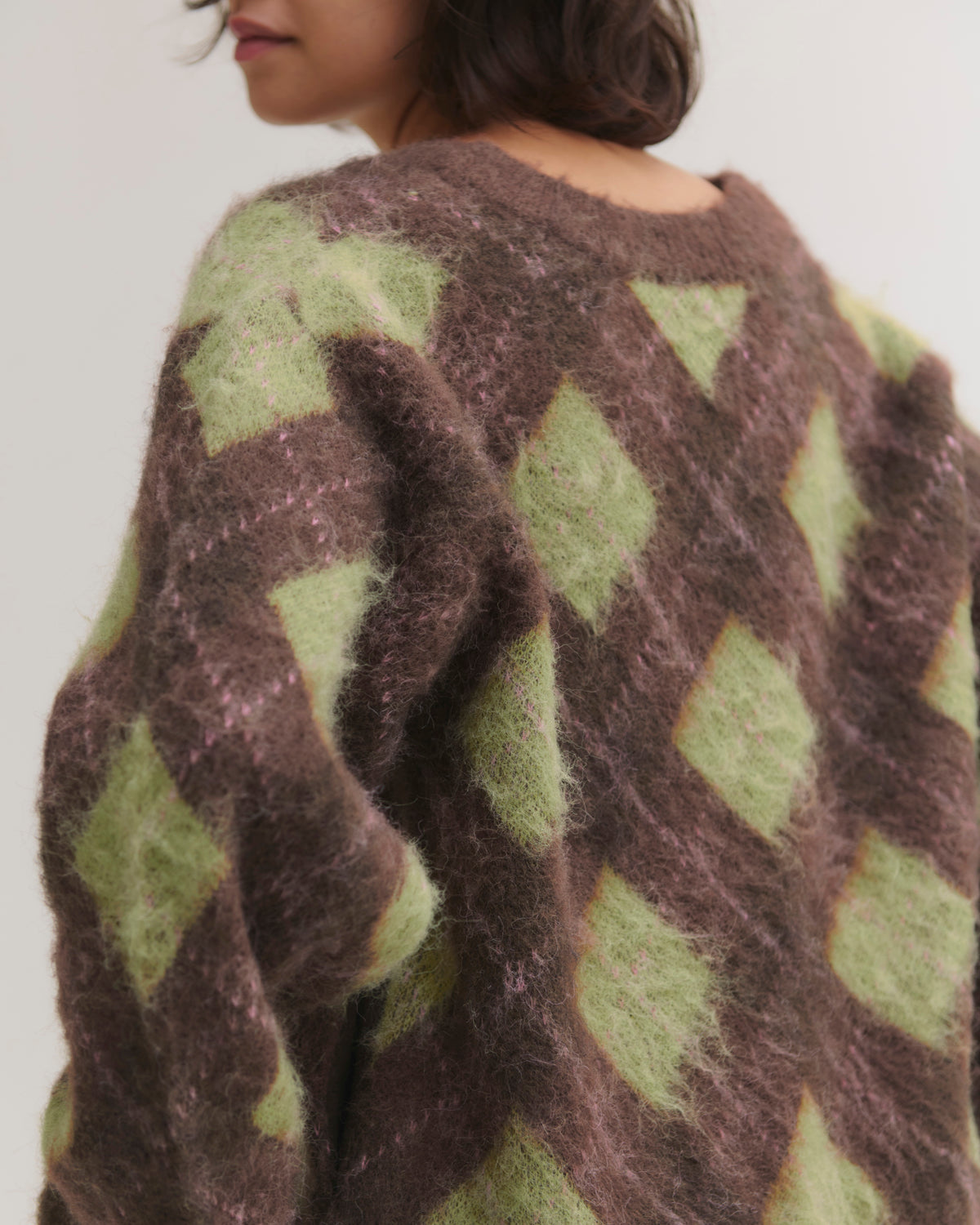 Muffler ensemble argyle cardigan