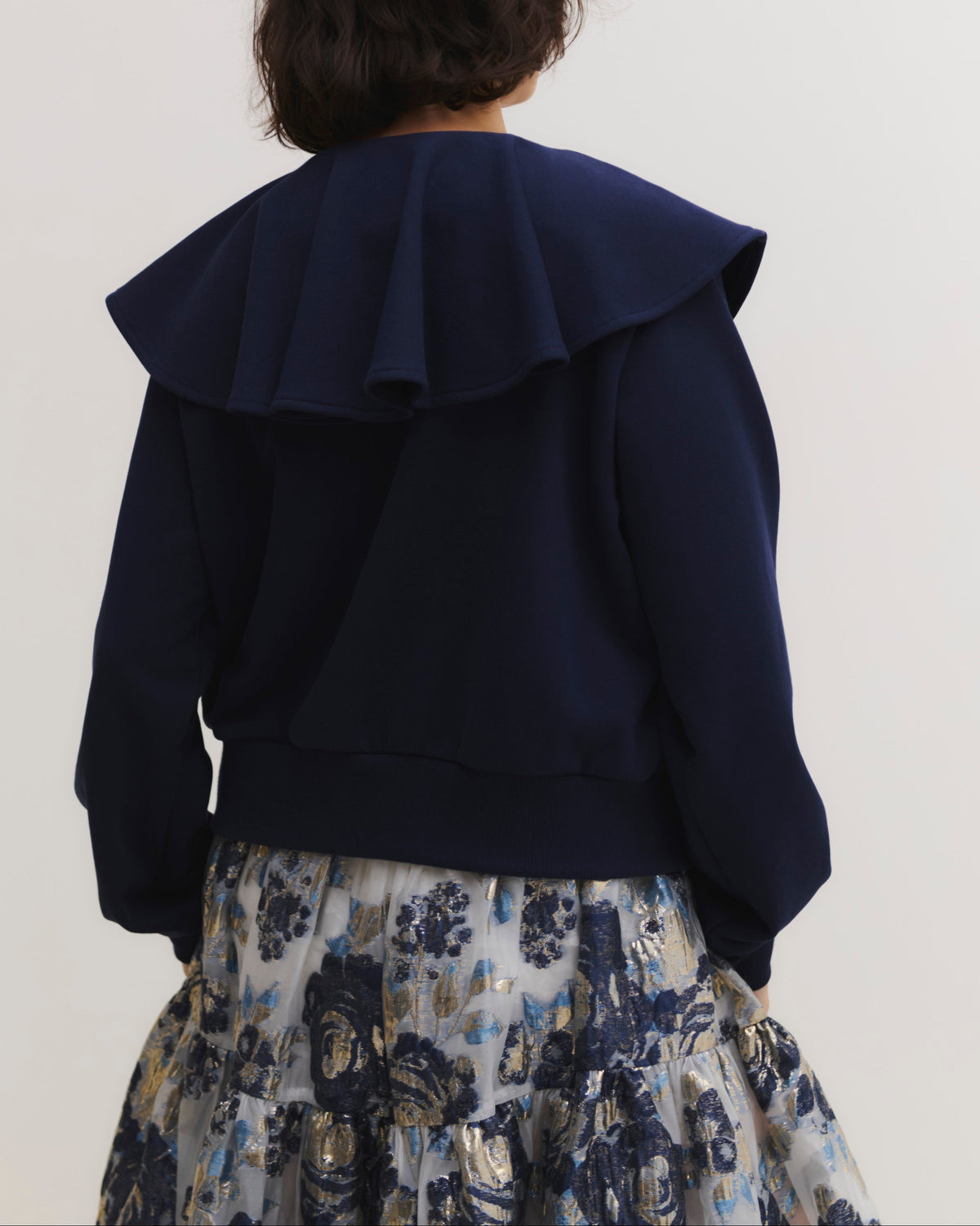 Ruffle collar sweat zip