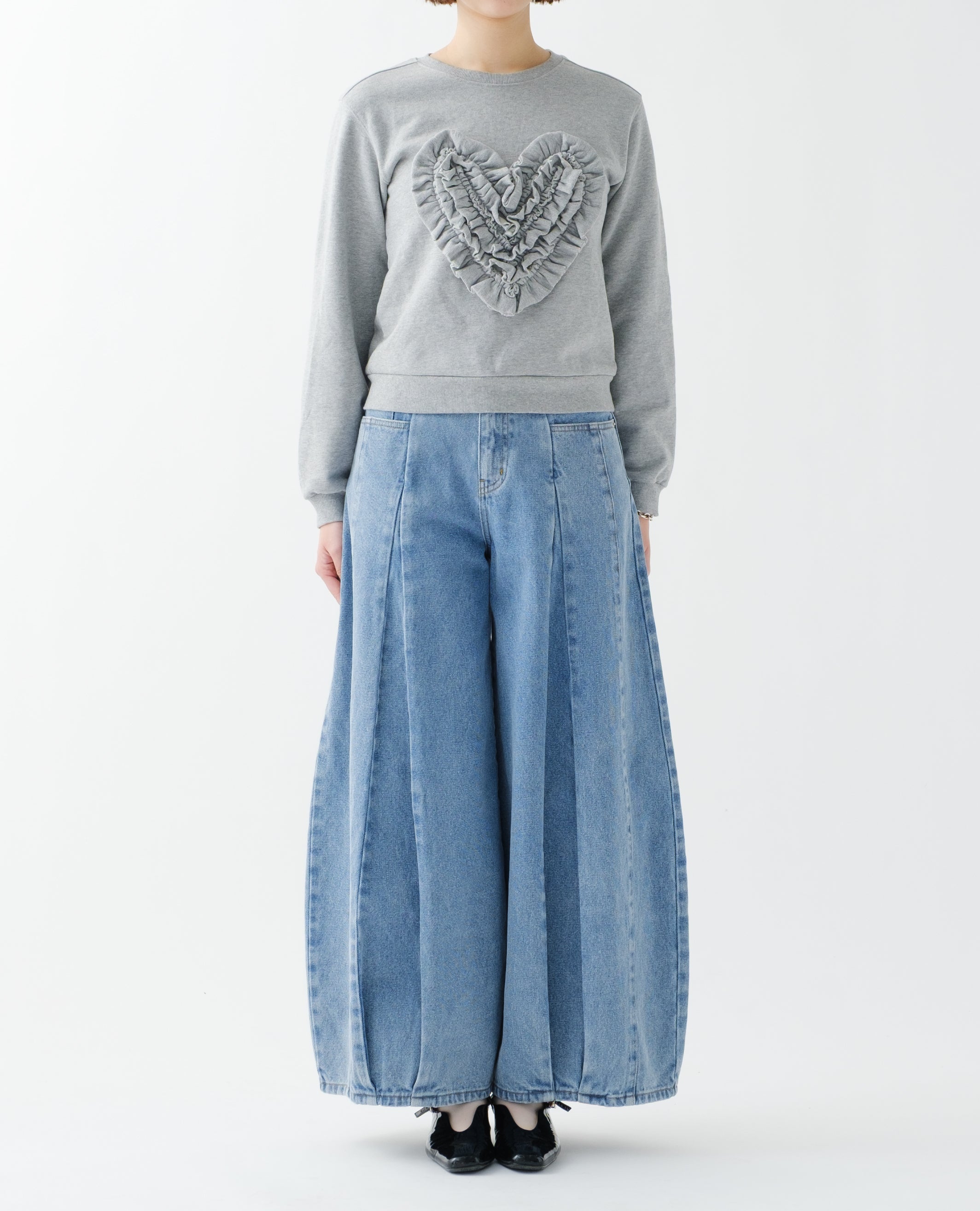 Heart gathered sweatshirt