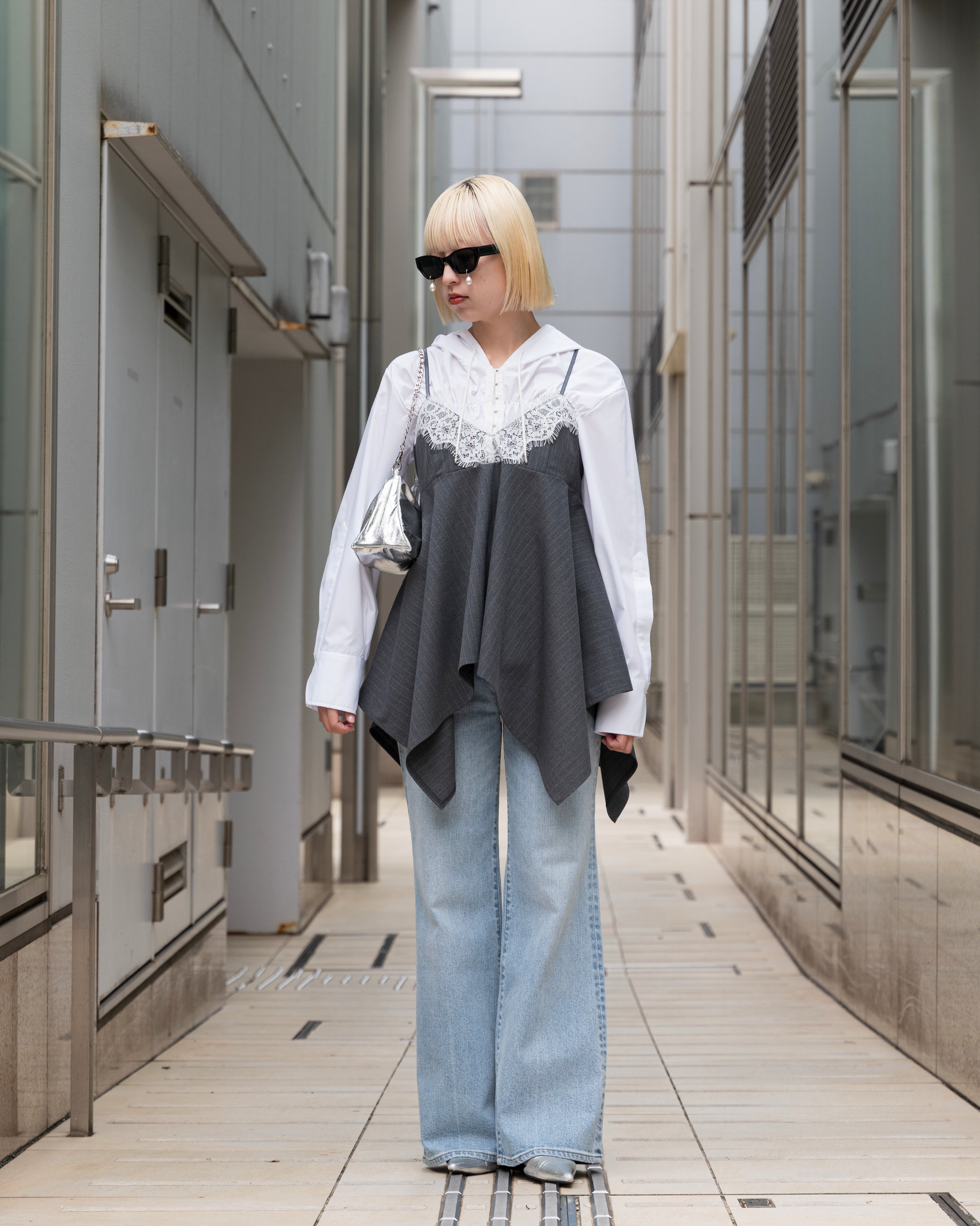 Shirring hoodie shirt (white / blue stripe)