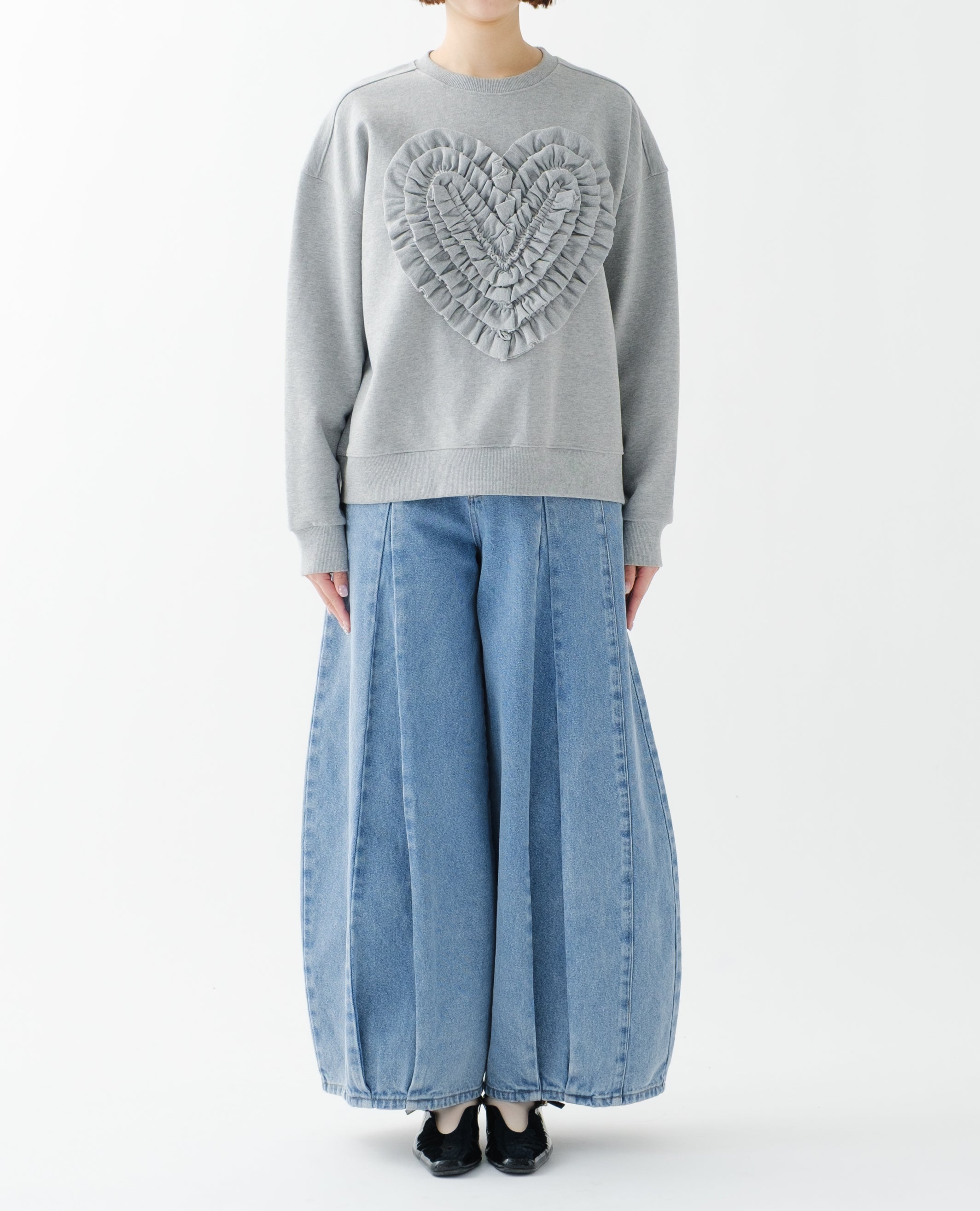 Heart gathered sweatshirt