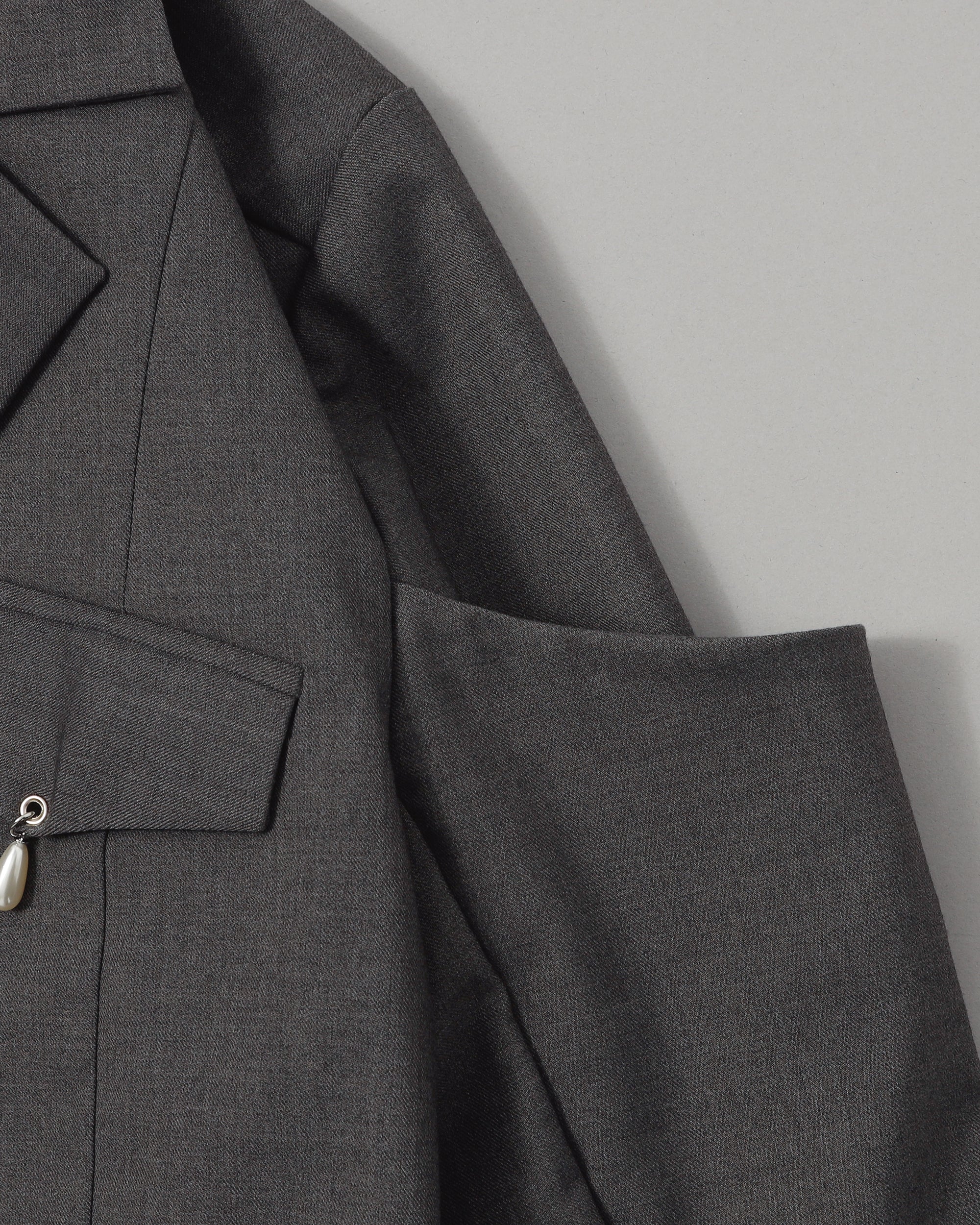 Double-sleeve cut jacket