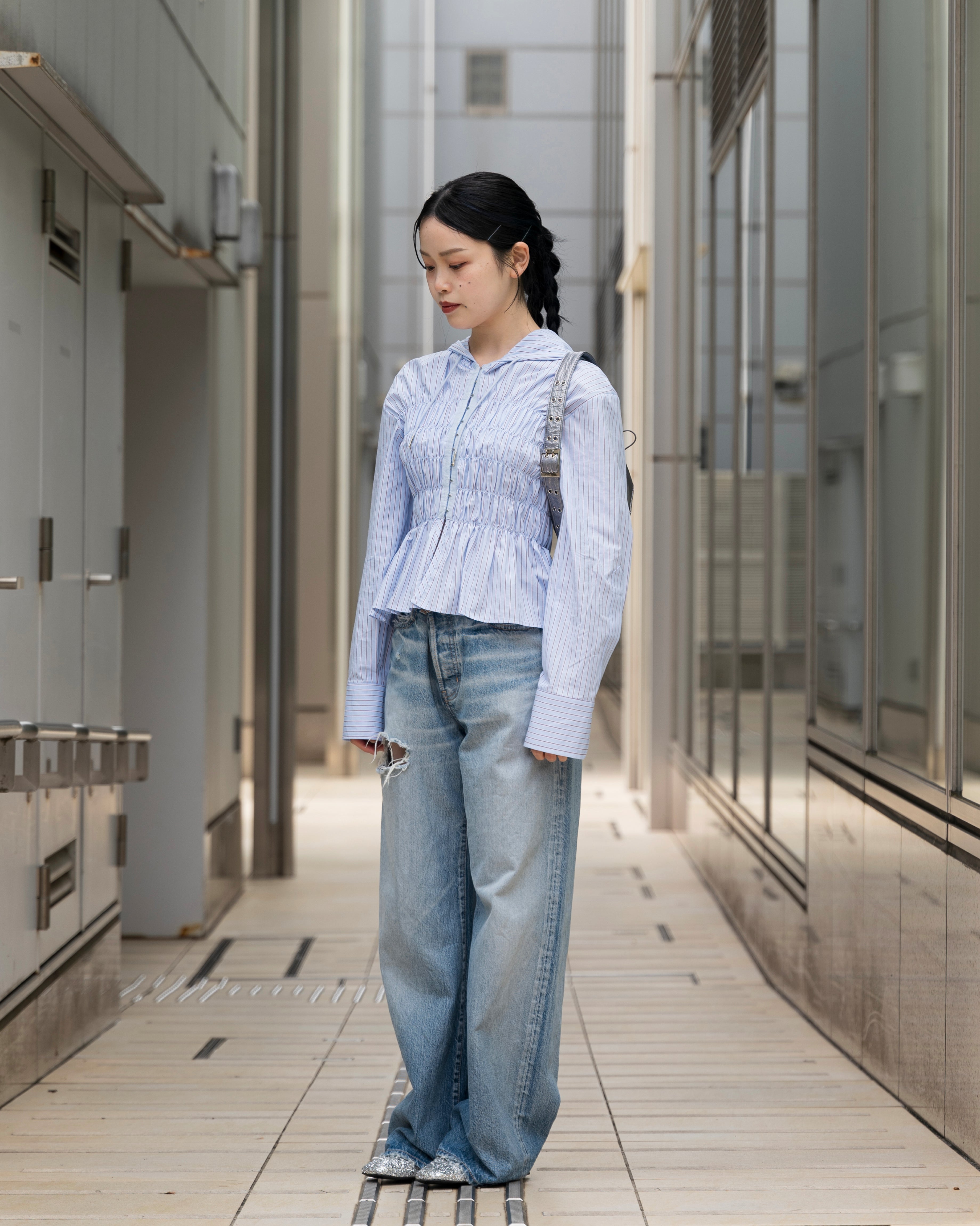 Shirring hoodie shirt (white / blue stripe)