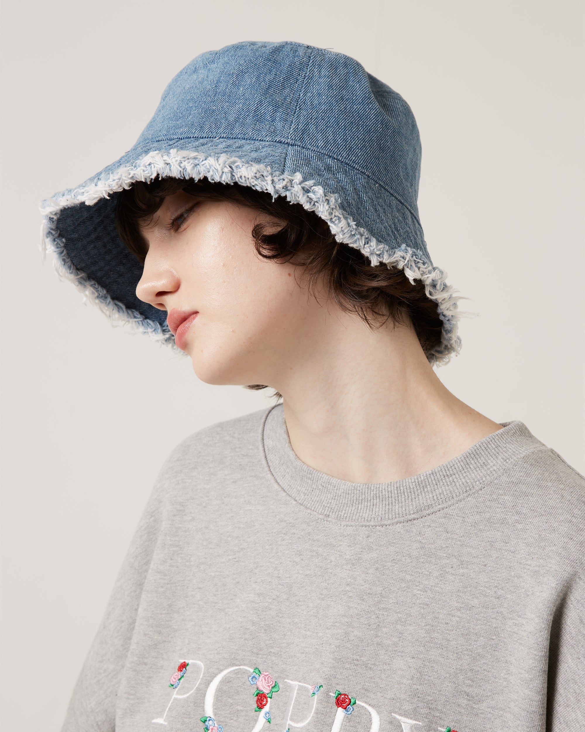 "P" embroidered denim bucket hat