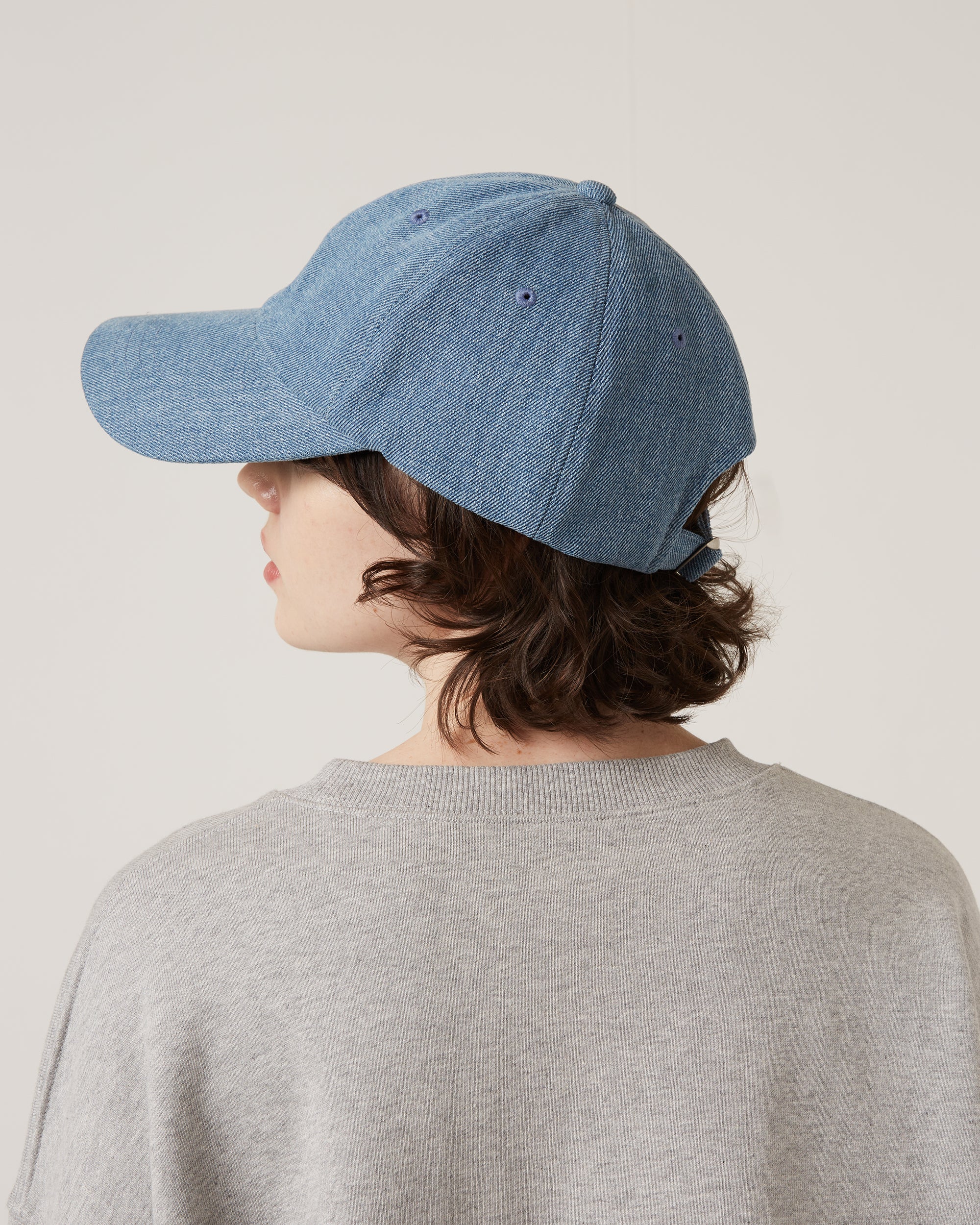 "P" embroidered denim cap