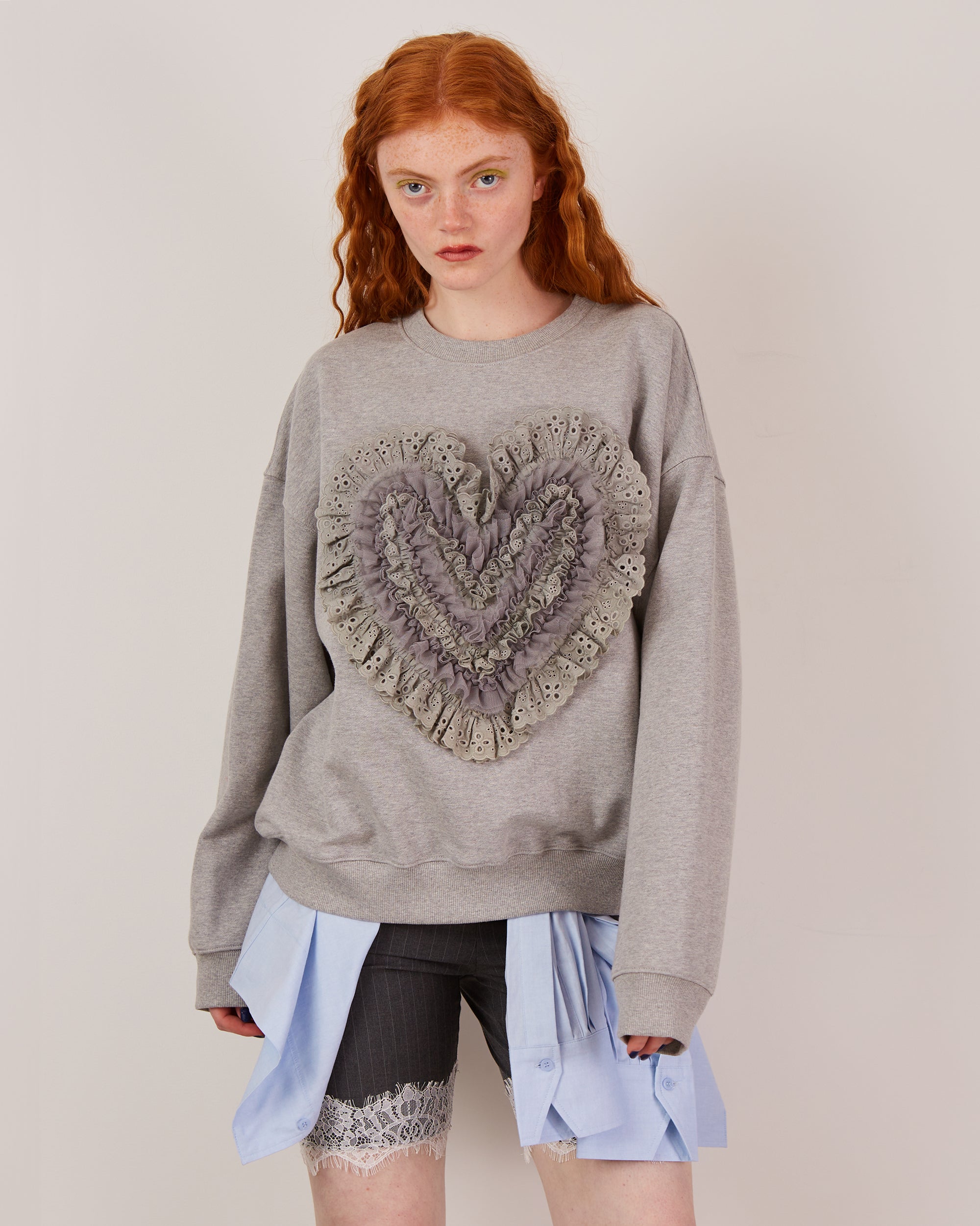 Cotton lace heart sweatshirt (gray)