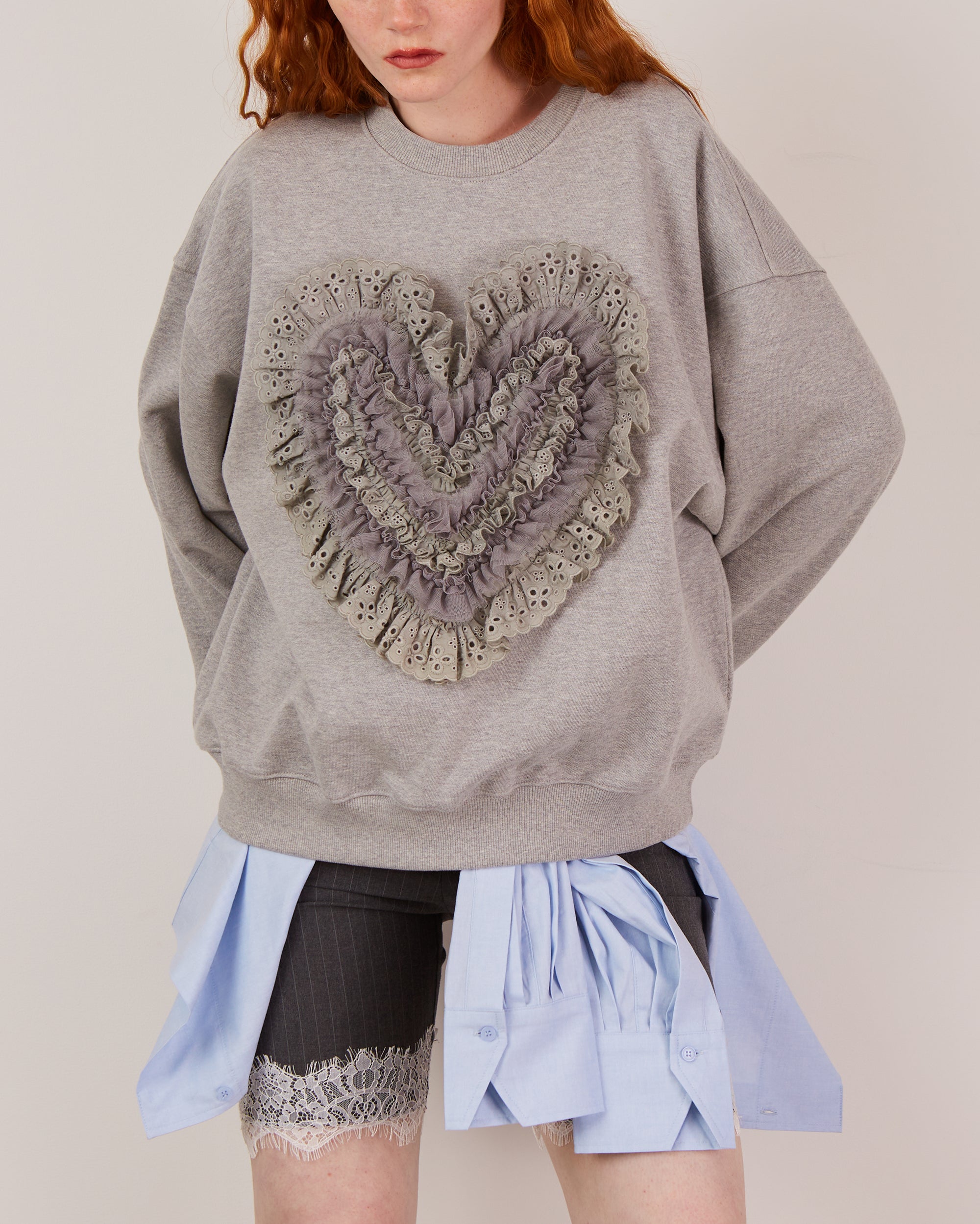 Cotton lace heart sweatshirt (gray)