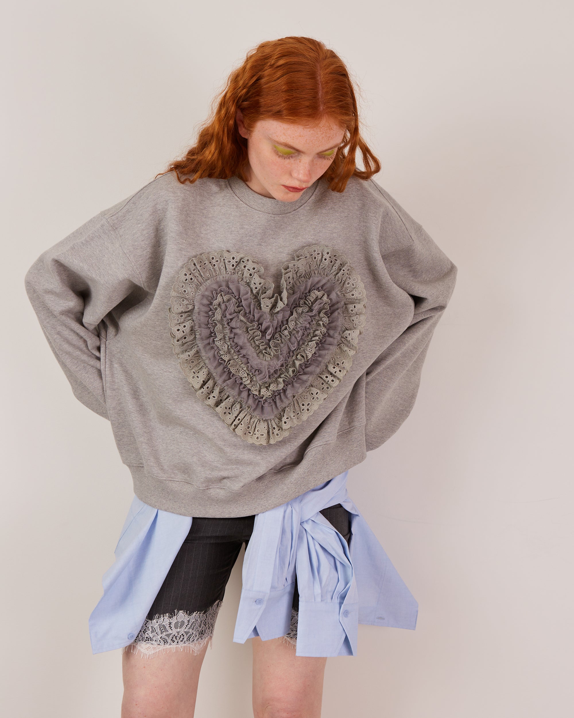 Cotton lace heart sweatshirt (gray)