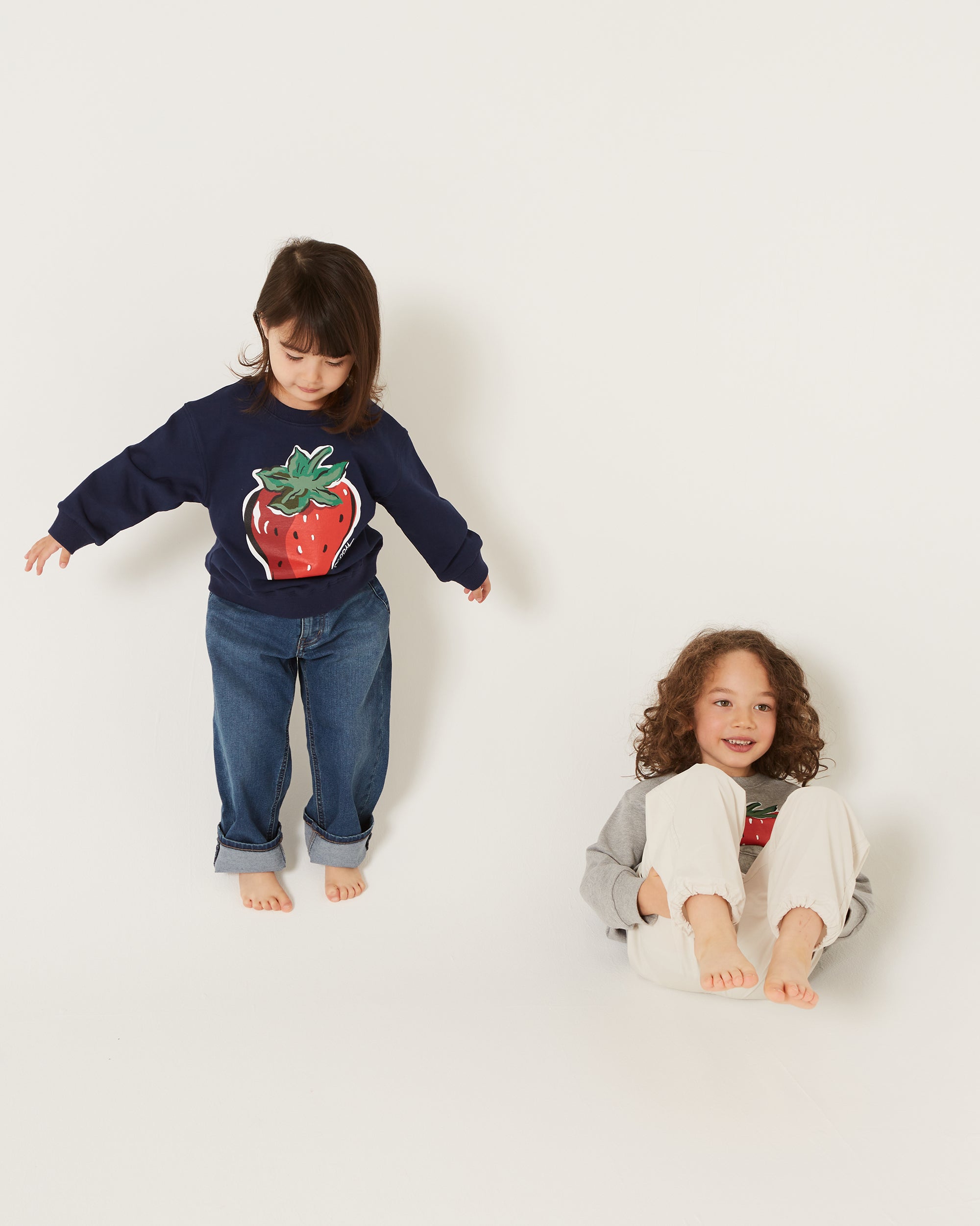 KIDS strawberry printed sweatshirts (Navy)