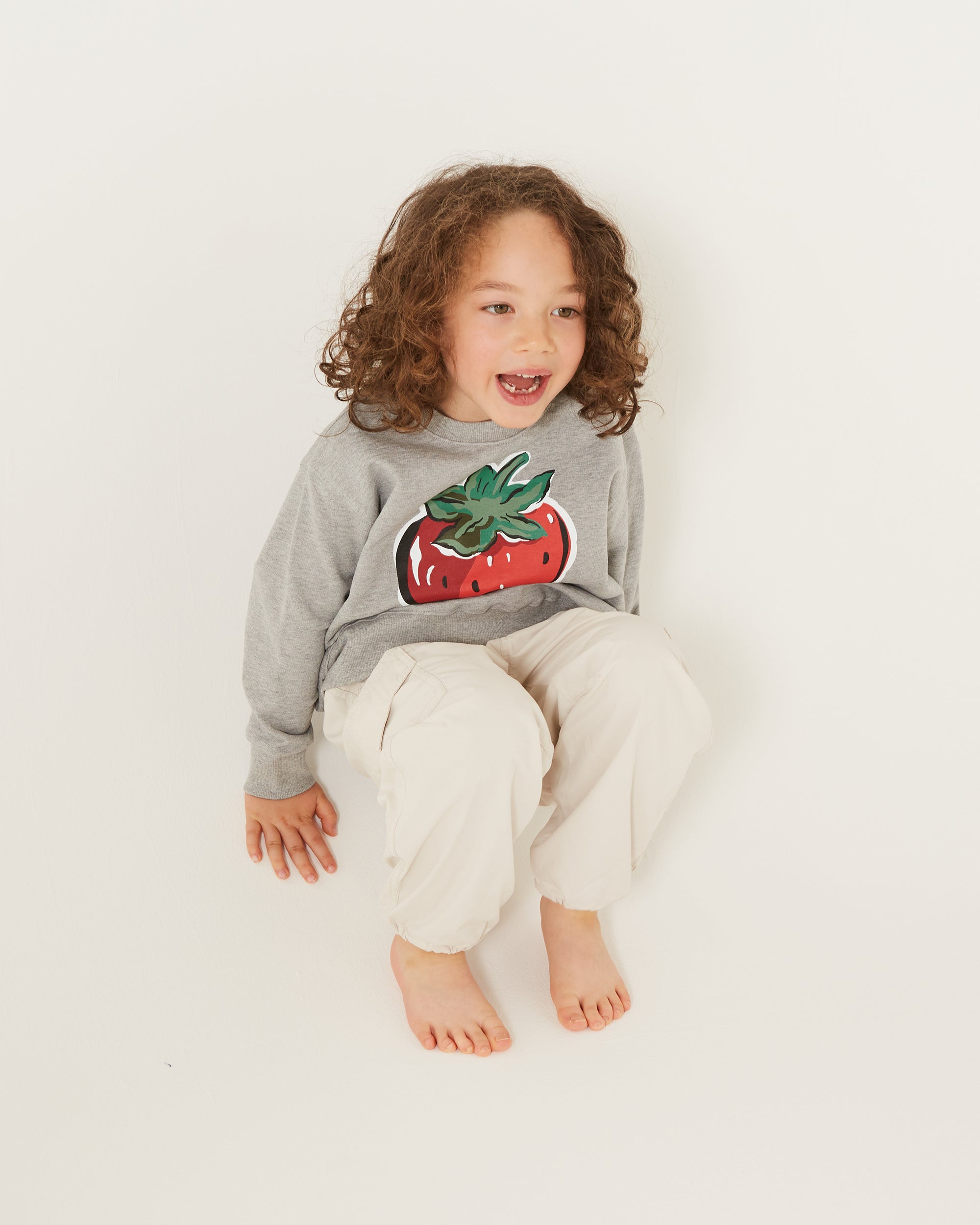 KIDS strawberry printed sweatshirts (Gray)