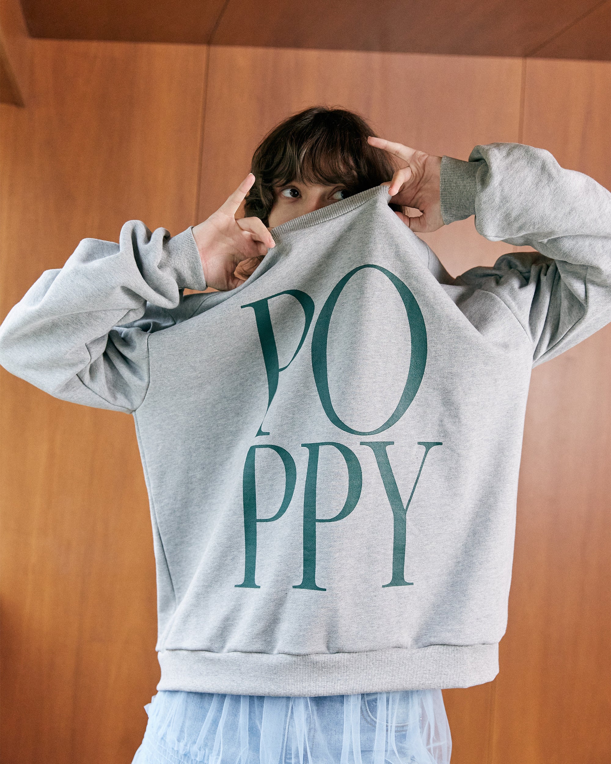 Gather sleeve sweatshirt