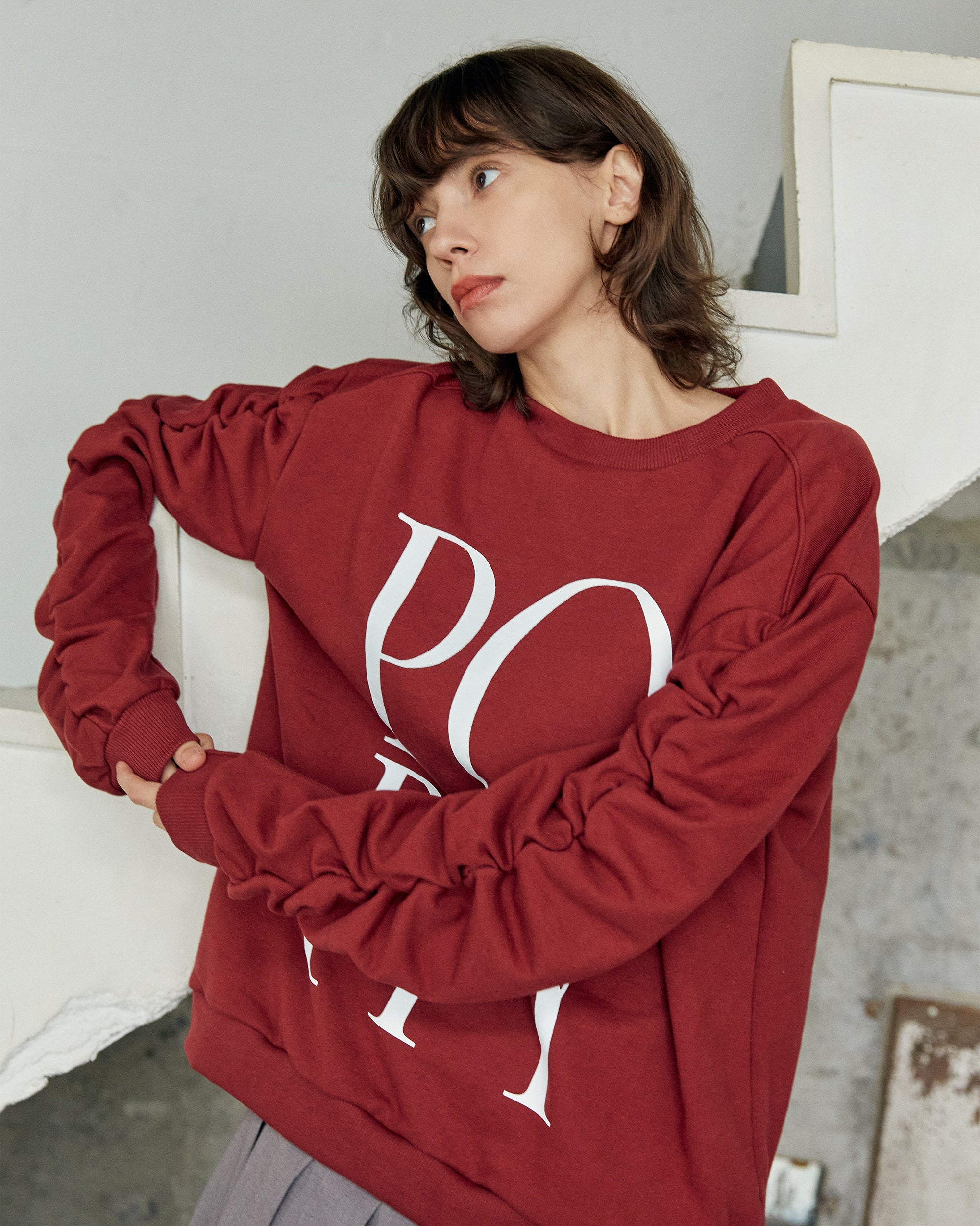 Gather sleeve sweatshirt