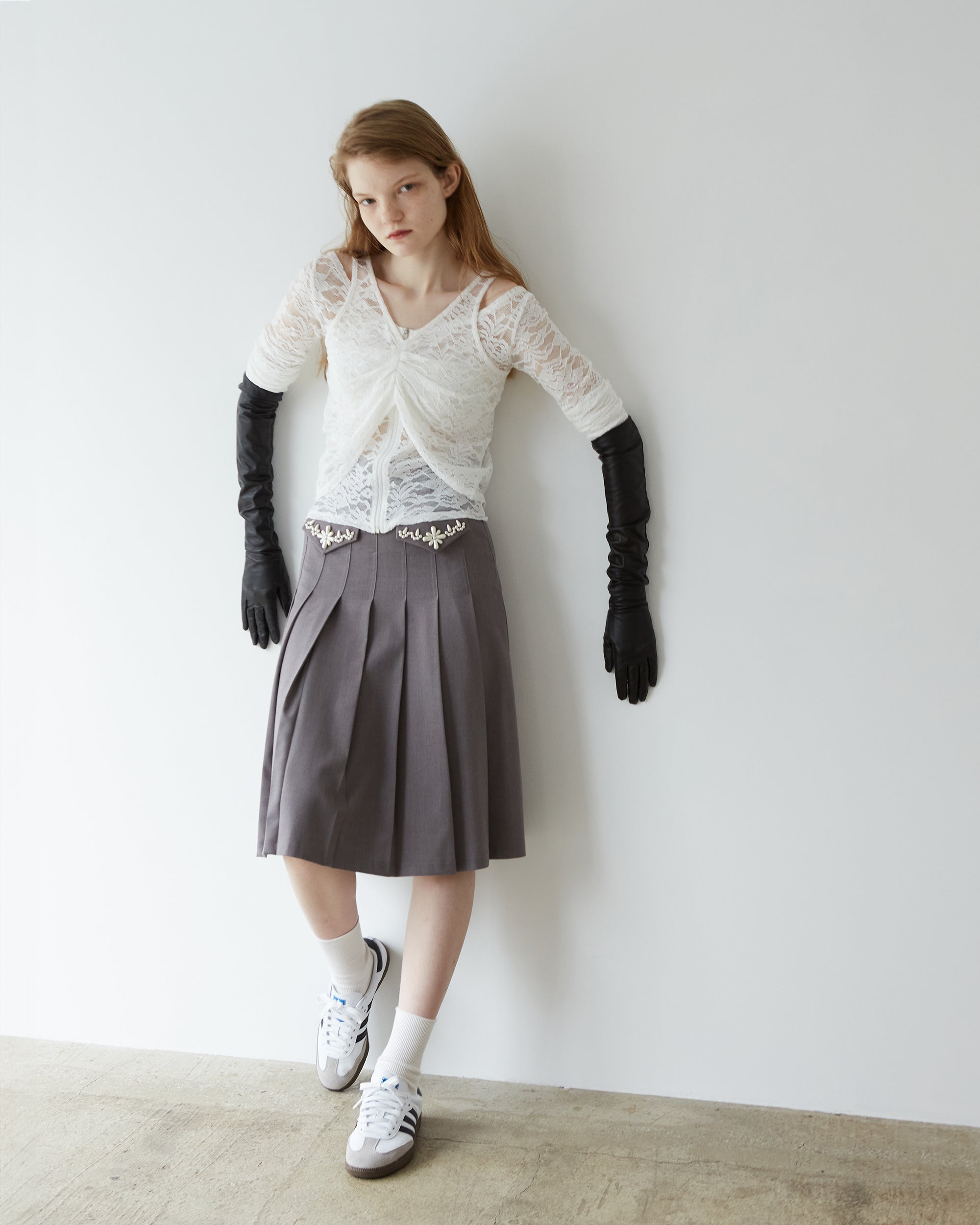 Lace layered round tops (white)