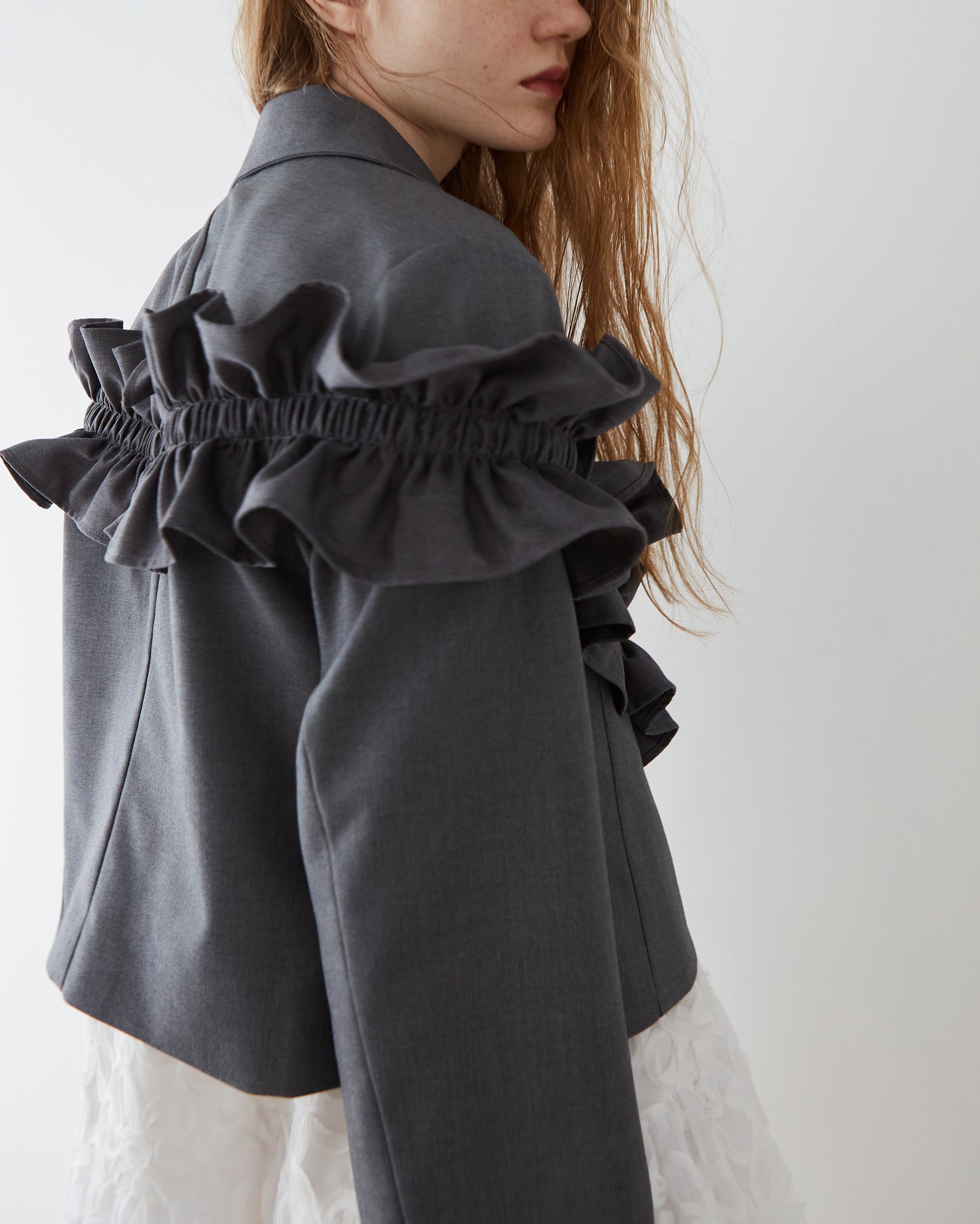 Gathered frill short jacket (gray)