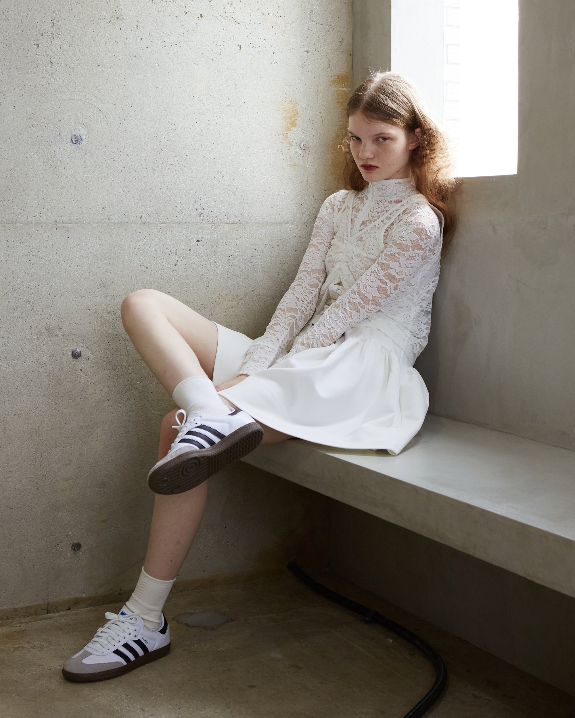 Lace layered high neck tops (white)