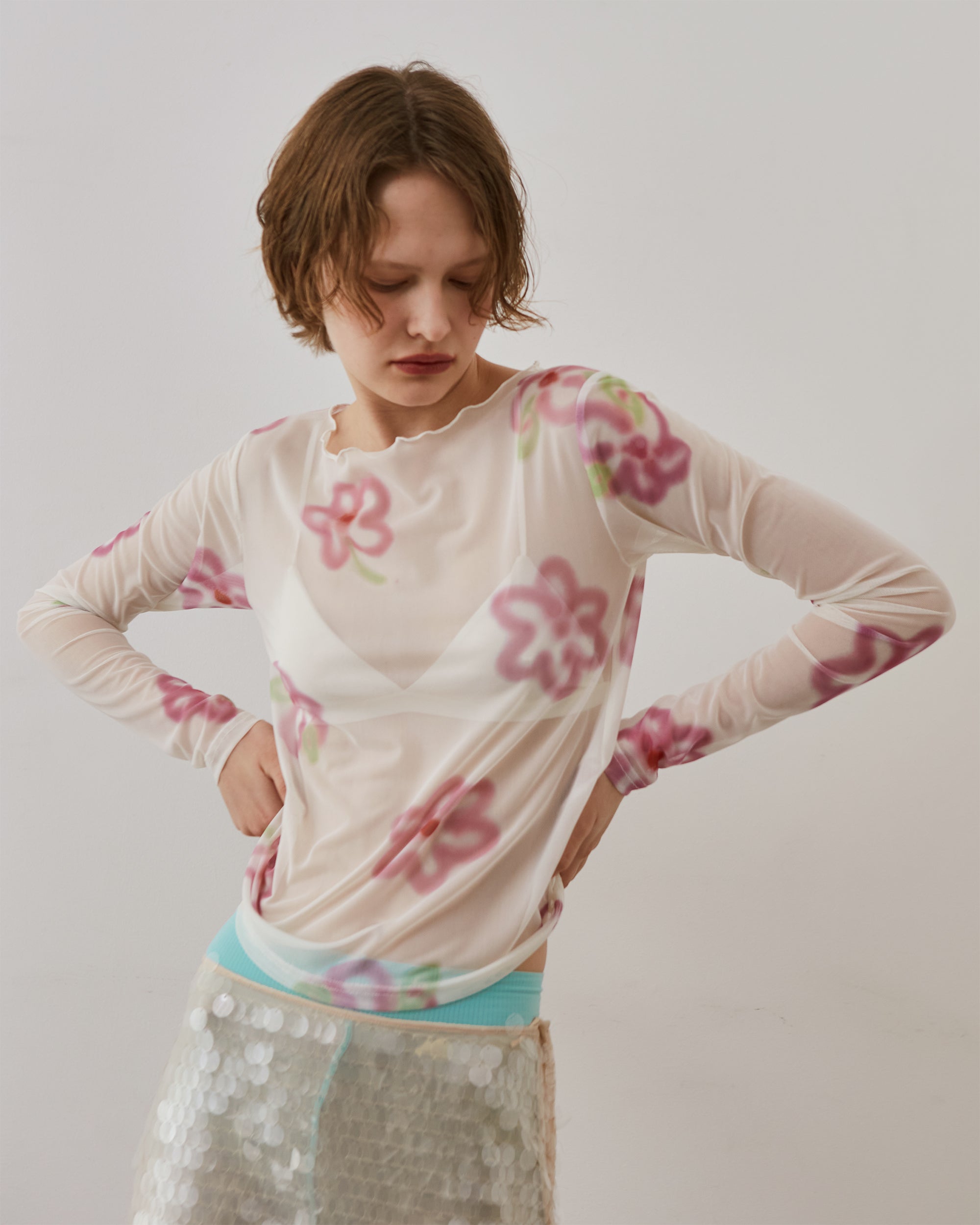 Pink spray flower see-through tops (round neck)