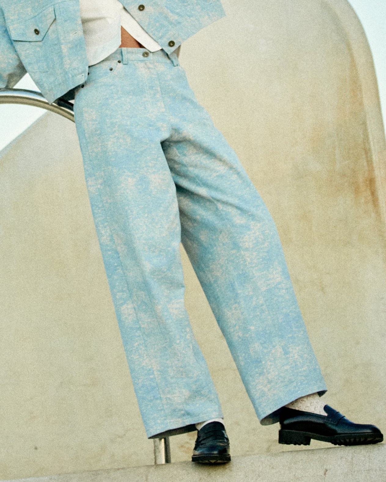 Sky color barrel leg pants