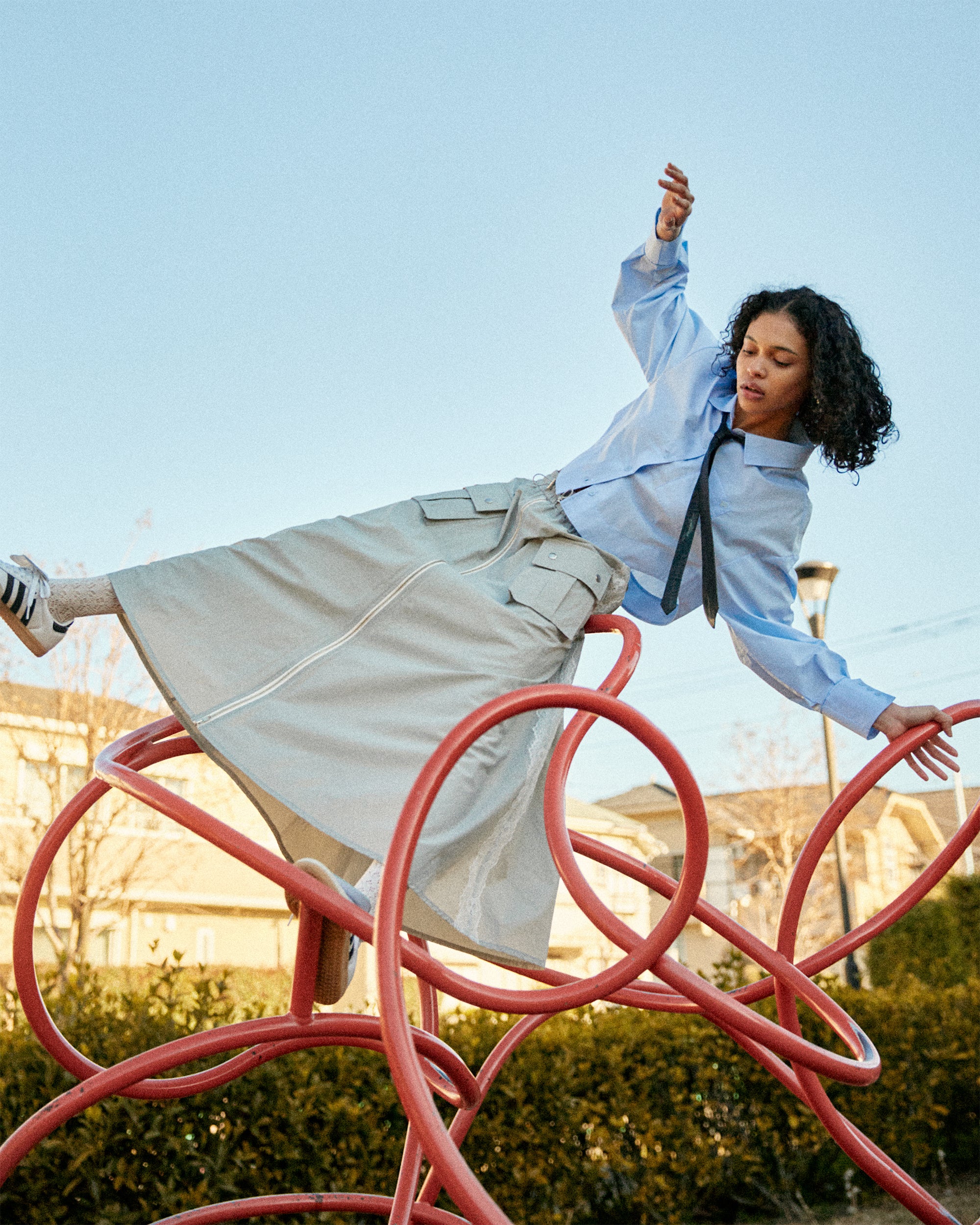 Curved hemline short shirt (light blue)