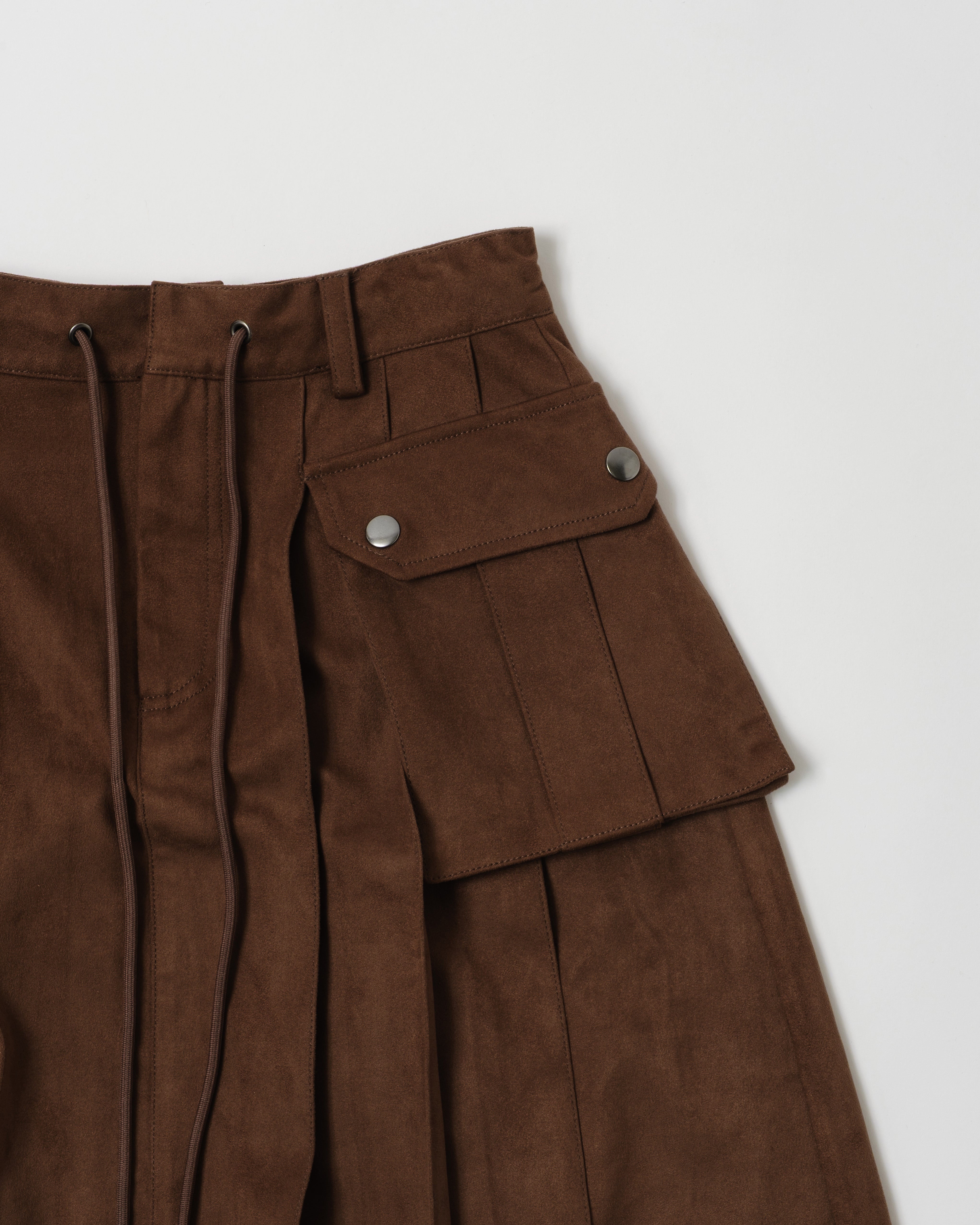 Suede-like pleated long skirt