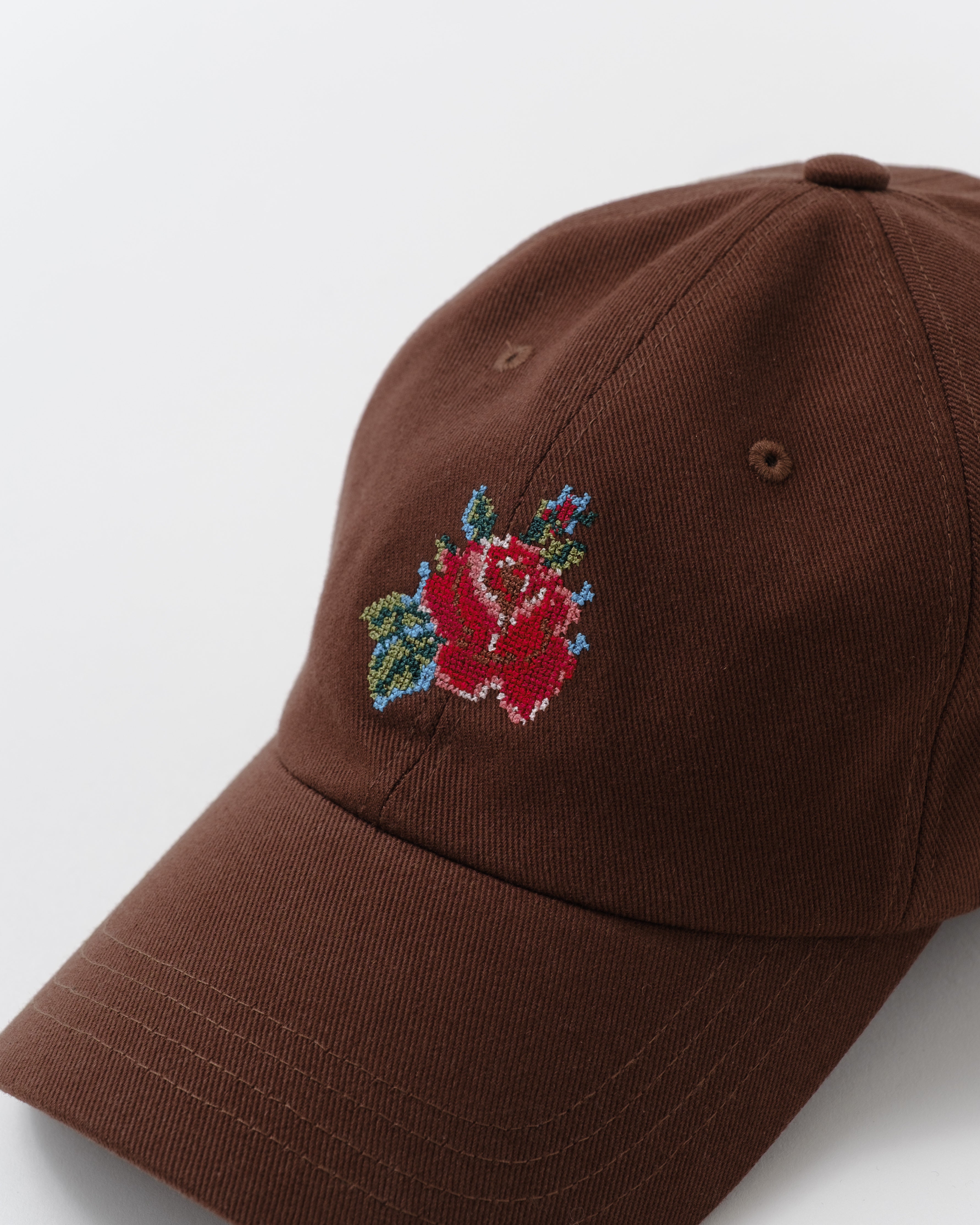 Flower cross-stitch cap