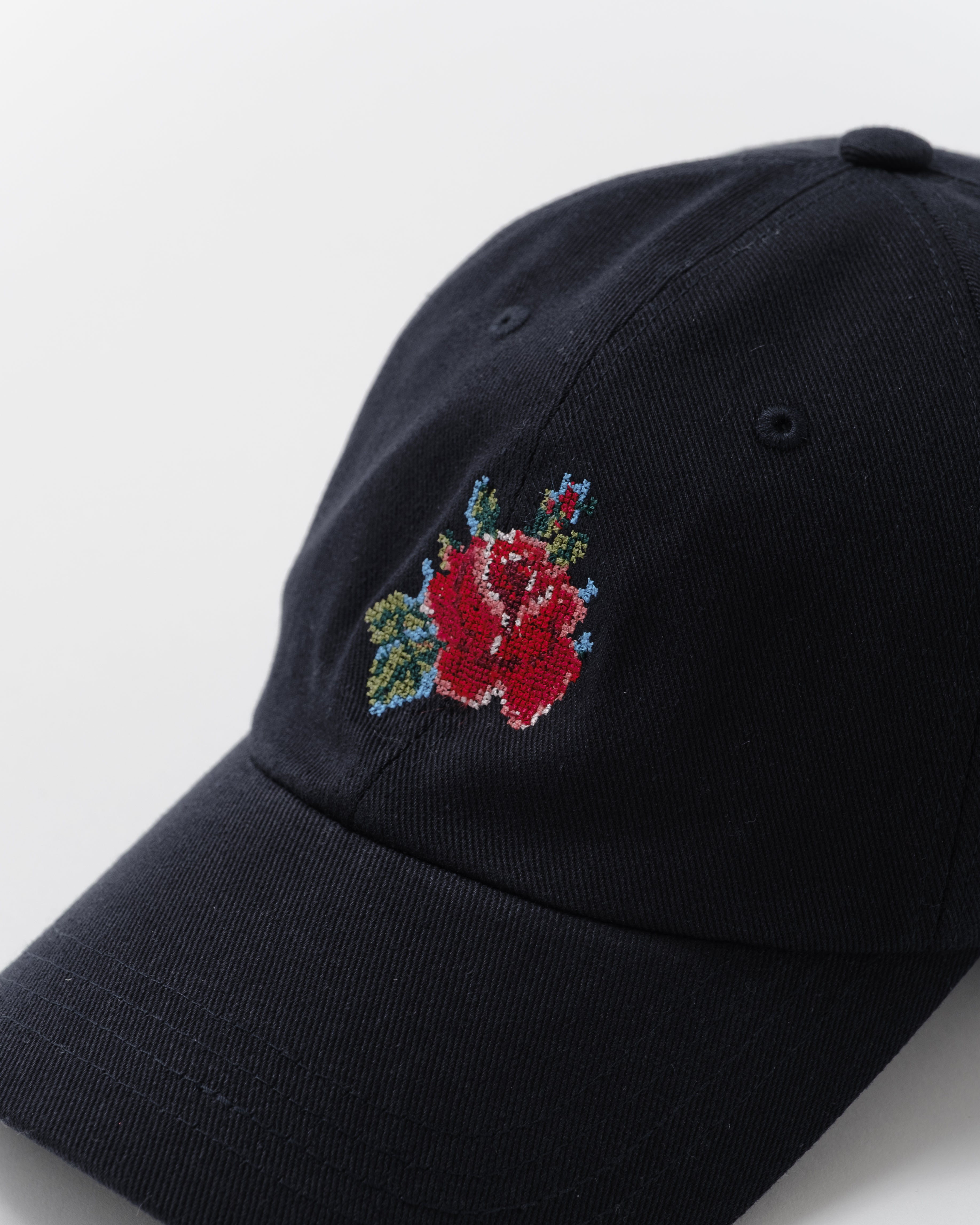 Flower cross-stitch cap