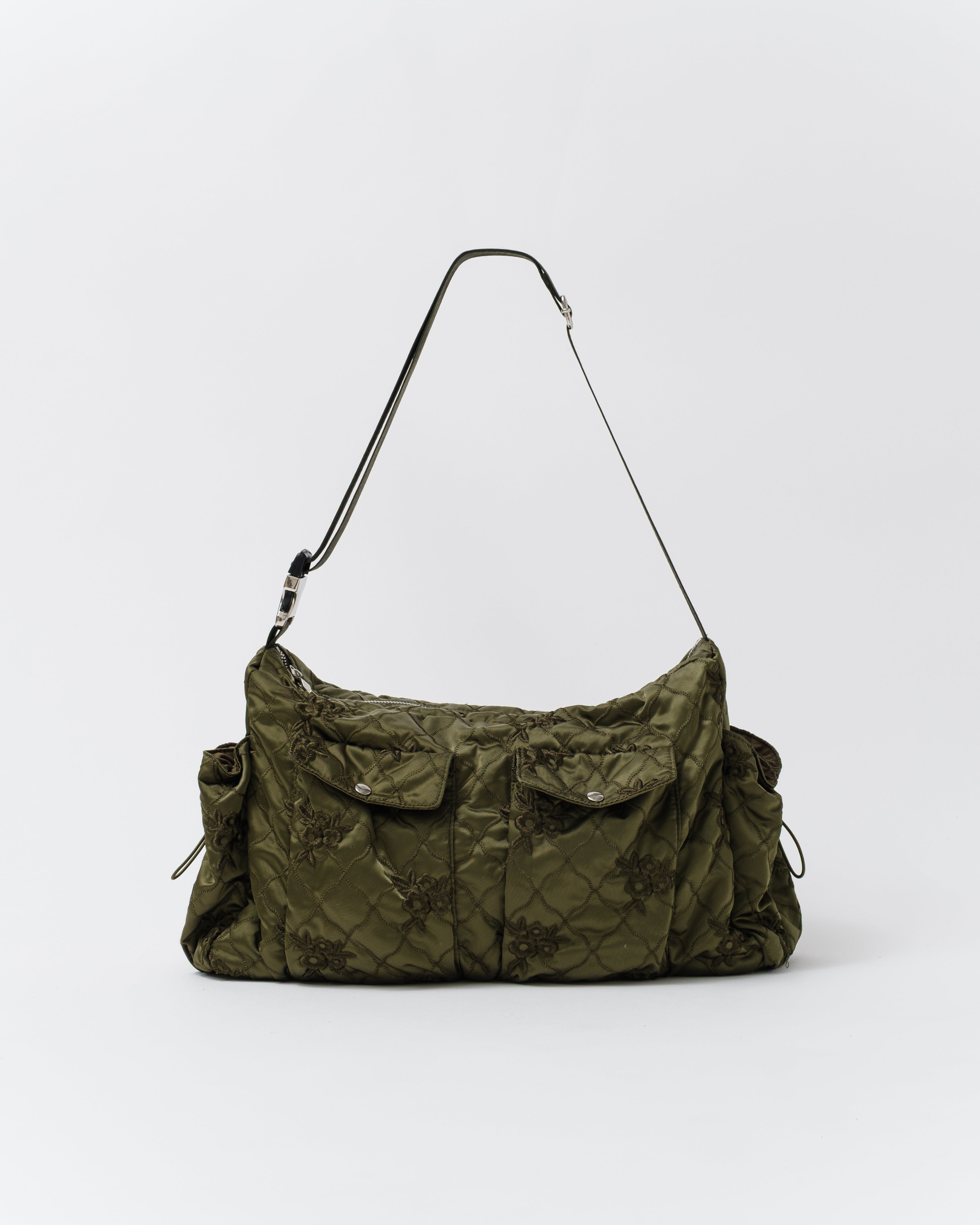 Flower quilted shoulder bag (khaki)